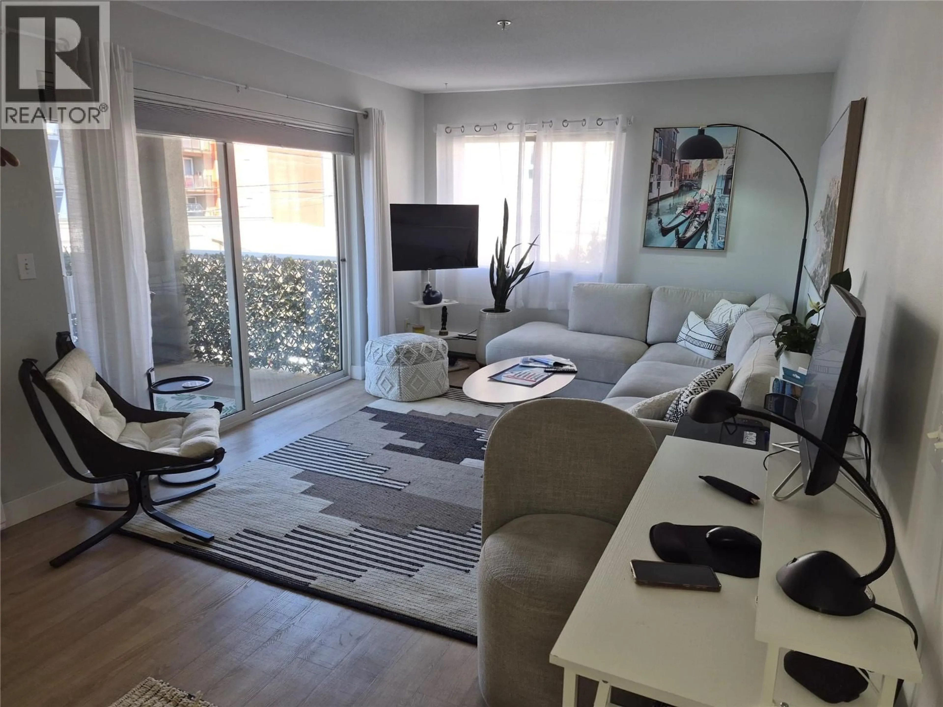 Living room with furniture, unknown for 204 - 360 BATTLE STREET, Kamloops British Columbia V2C2L6