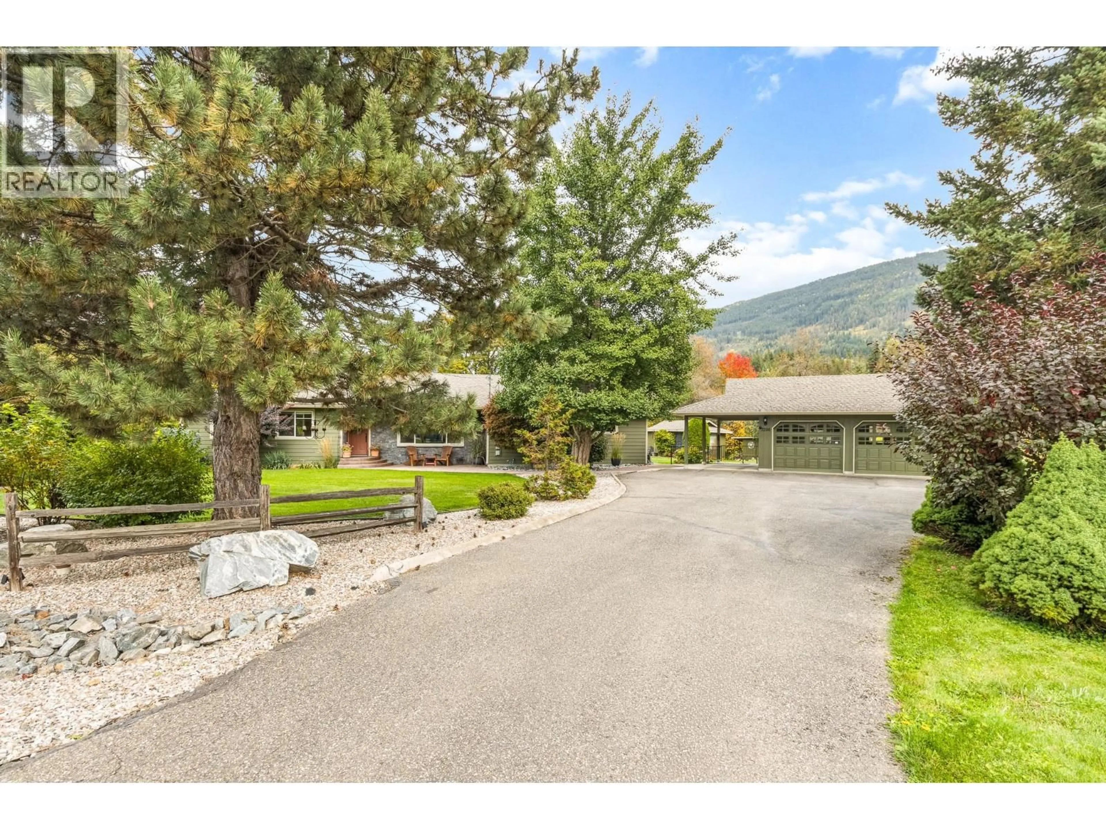A pic from outside/outdoor area/front of a property/back of a property/a pic from drone, mountain view for 7200 54 STREET NORTHEAST, Salmon Arm British Columbia V0E1K0