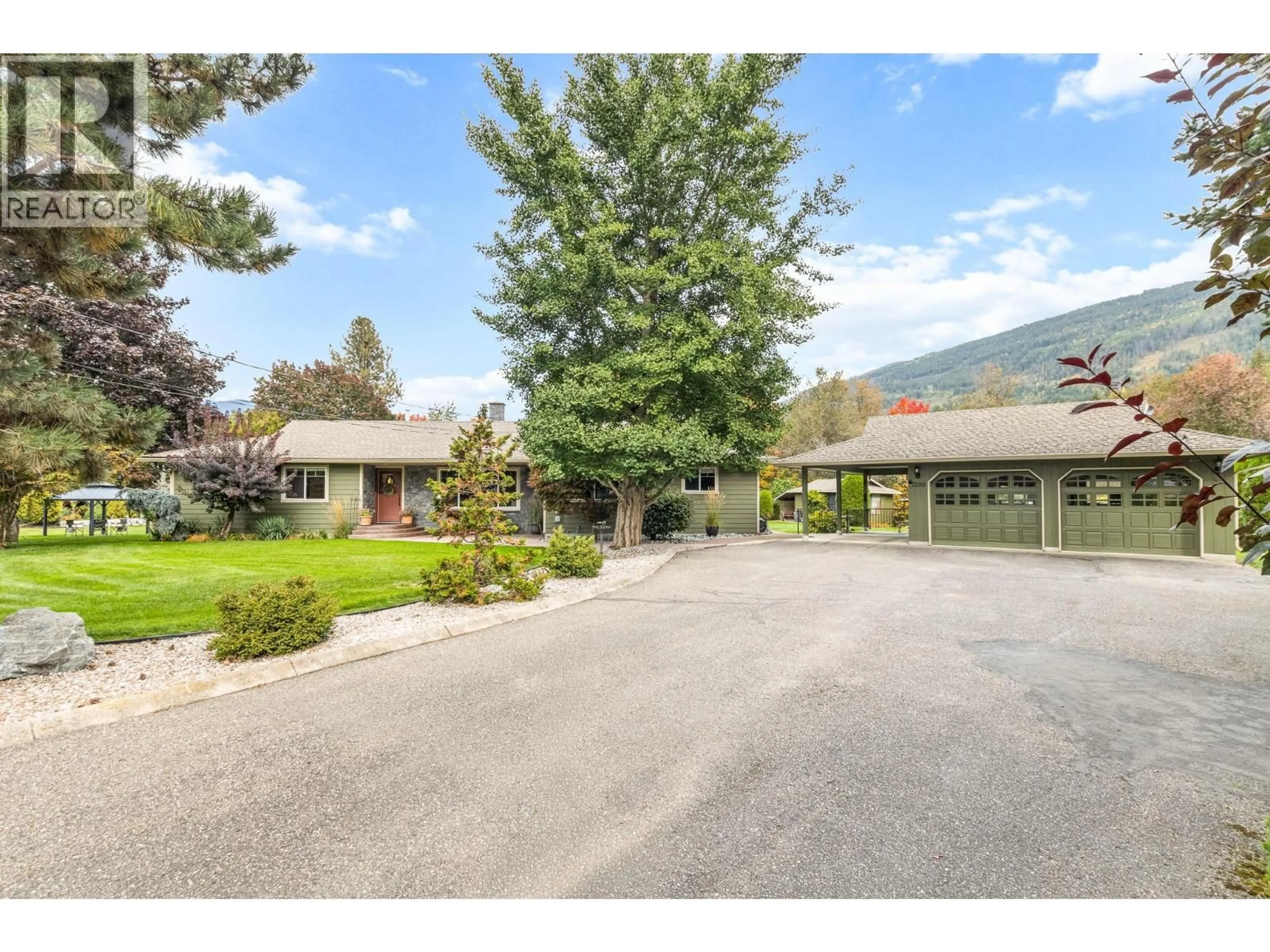 A pic from outside/outdoor area/front of a property/back of a property/a pic from drone, mountain view for 7200 54 STREET NORTHEAST, Salmon Arm British Columbia V0E1K0