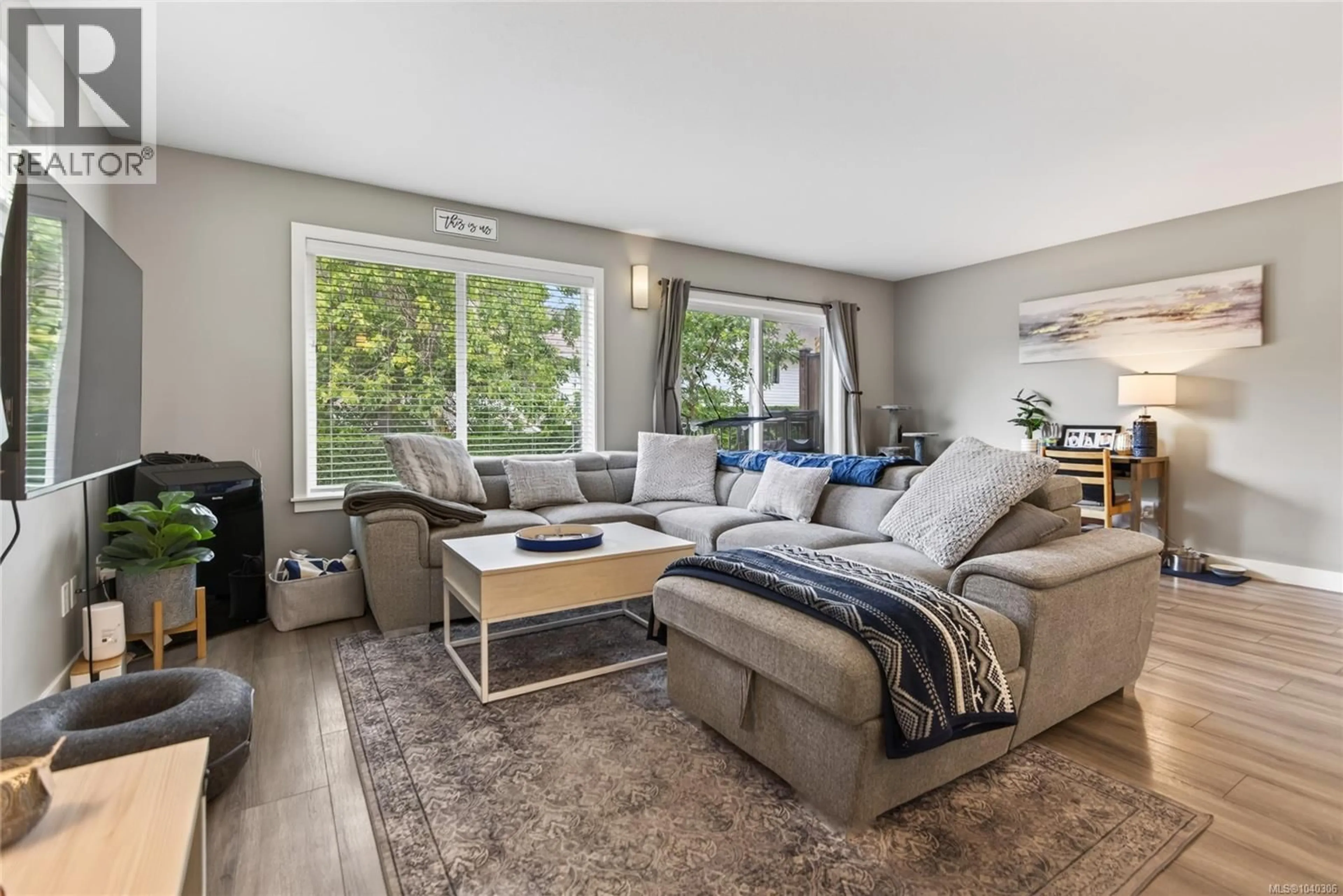 Living room with furniture, unknown for 104 - 4699 MUIR ROAD, Courtenay British Columbia V9N6A4