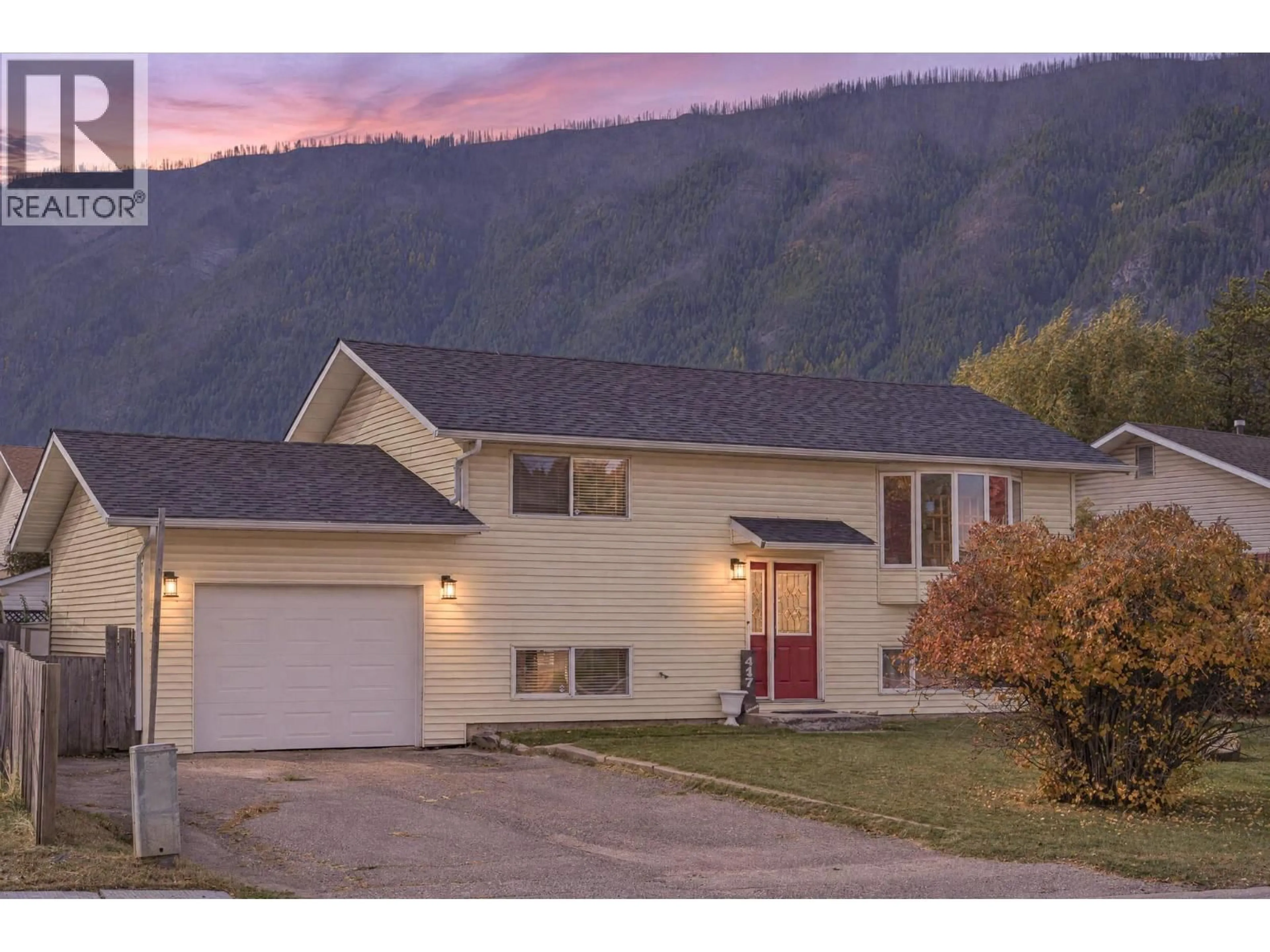 Home with vinyl exterior material, mountain view for 417 ENGELMANN SPRUCE DRIVE, Sparwood British Columbia V0B2G0