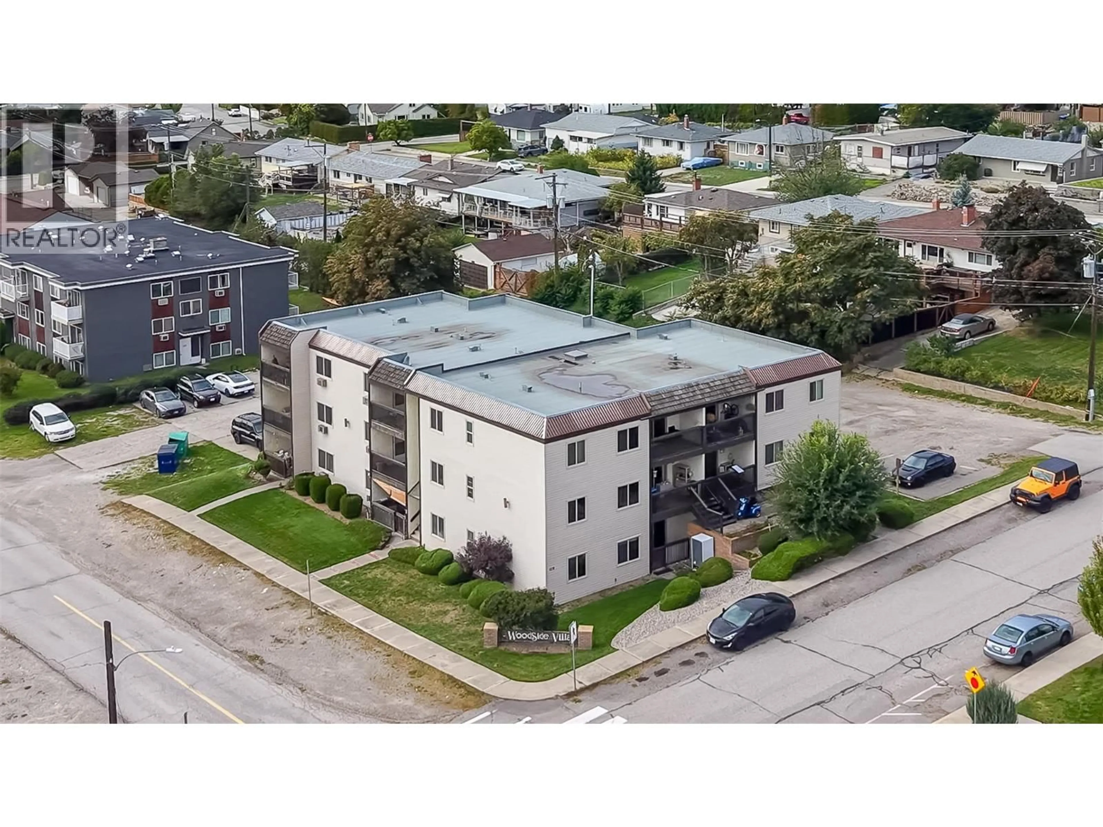 A pic from outside/outdoor area/front of a property/back of a property/a pic from drone, unknown for 10 - 529 CO-OP AVENUE, Oliver British Columbia V0H1T0