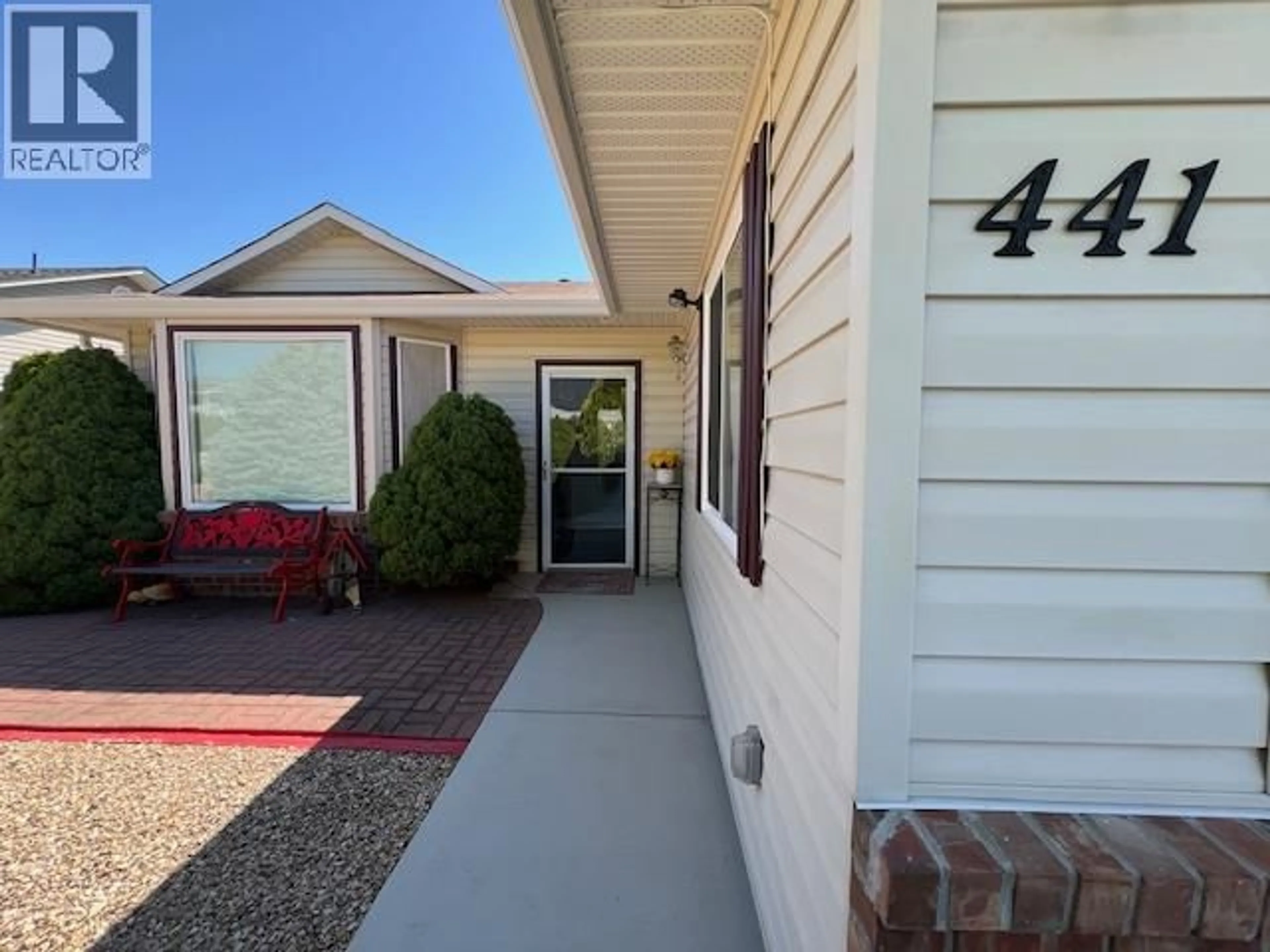 Home with vinyl exterior material, street for 441 4TH STREET, Vernon British Columbia V1H1Z1