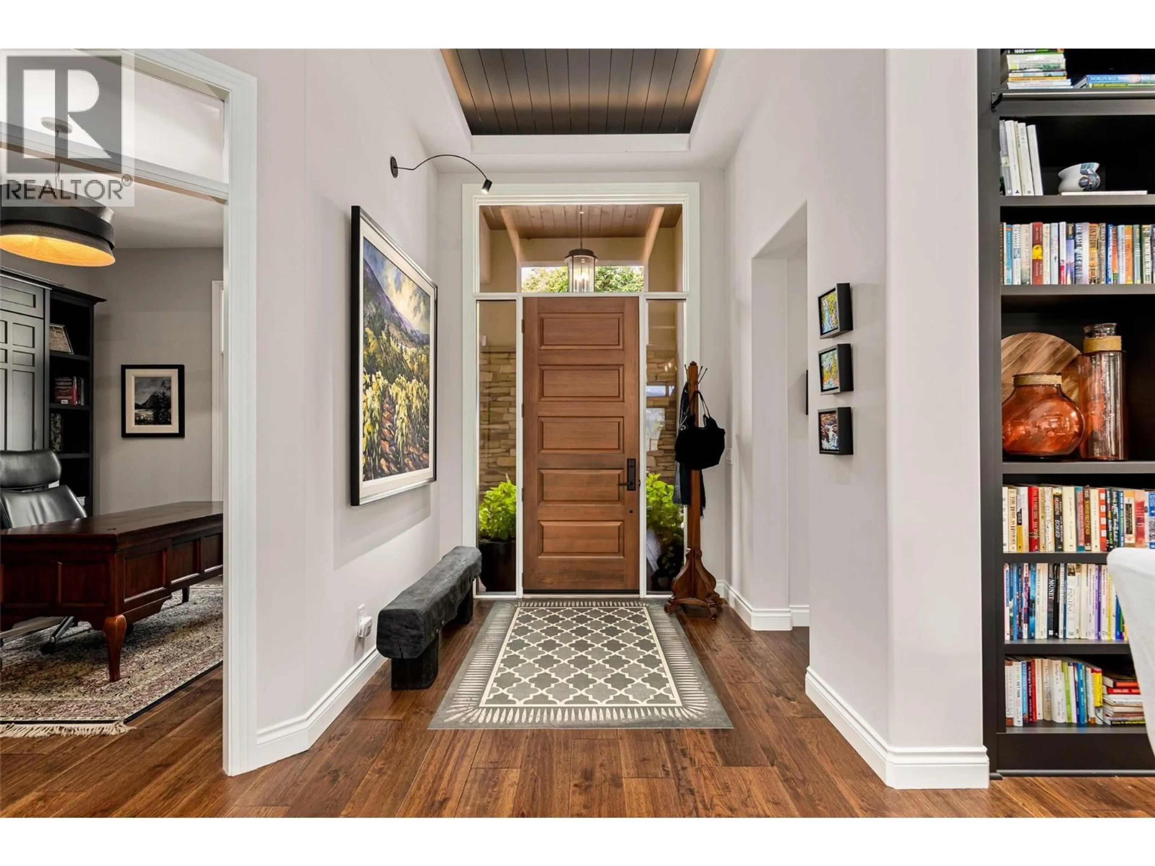 Indoor entryway for 3887 GALLAGHERS PARKWAY, Kelowna British Columbia V1W3Z8