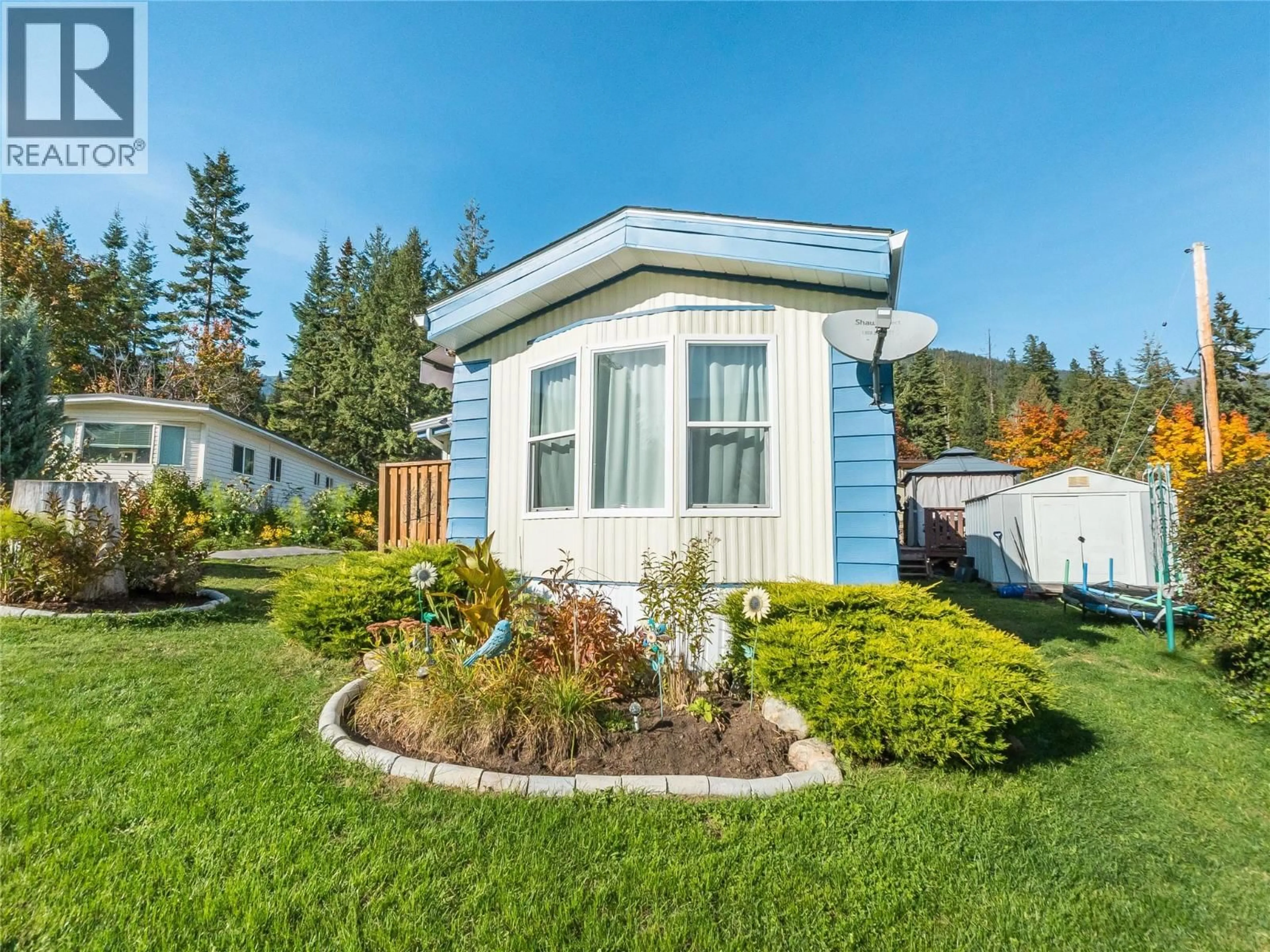 Home with vinyl exterior material, unknown for 10 - 2905 LOWER SIX MILE ROAD, Nelson British Columbia V1L6L7