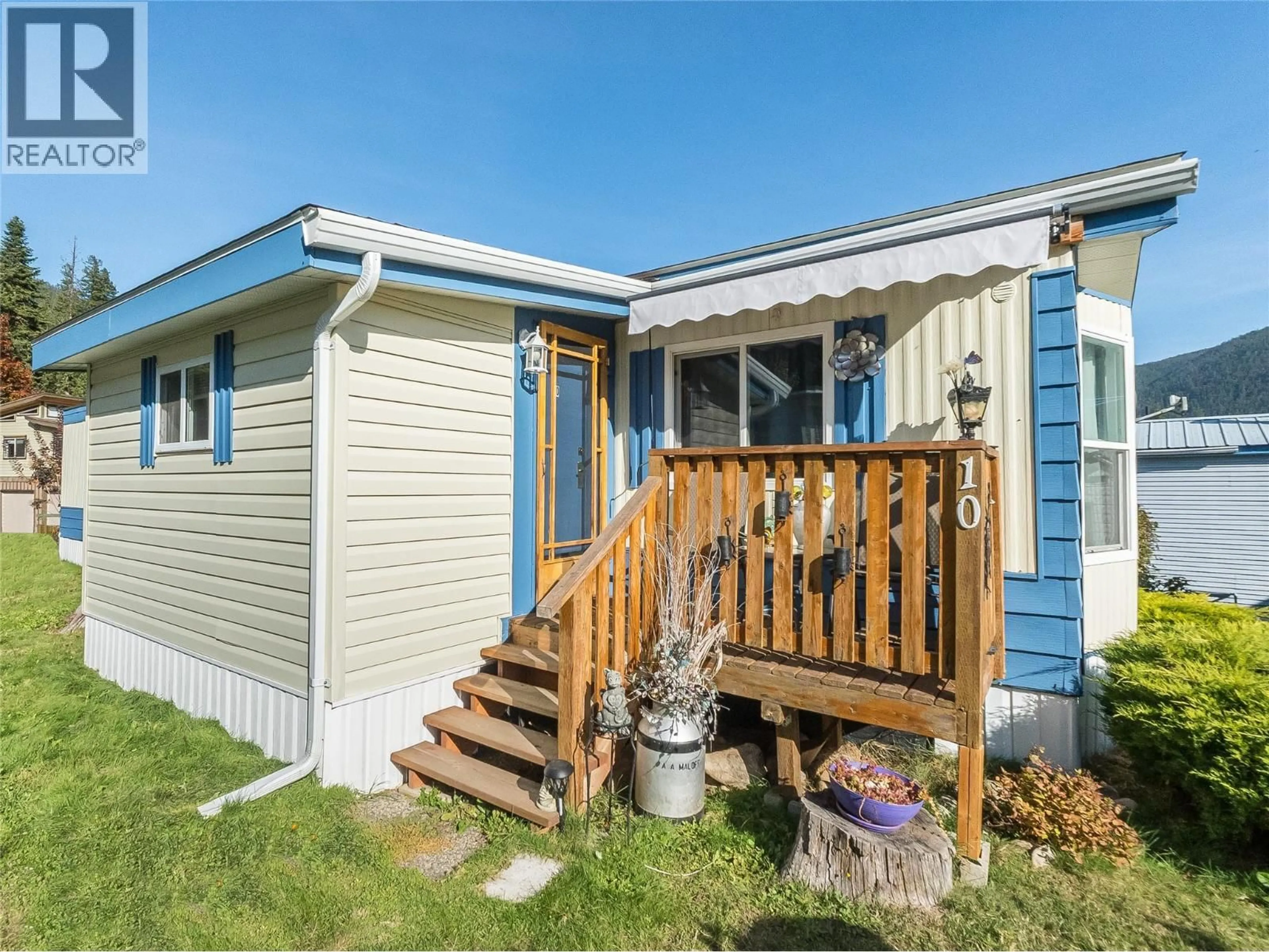 Home with vinyl exterior material, street for 10 - 2905 LOWER SIX MILE ROAD, Nelson British Columbia V1L6L7
