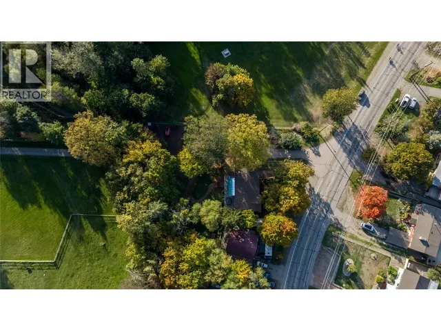 11408 KALMALKA ROAD, Coldstream 5