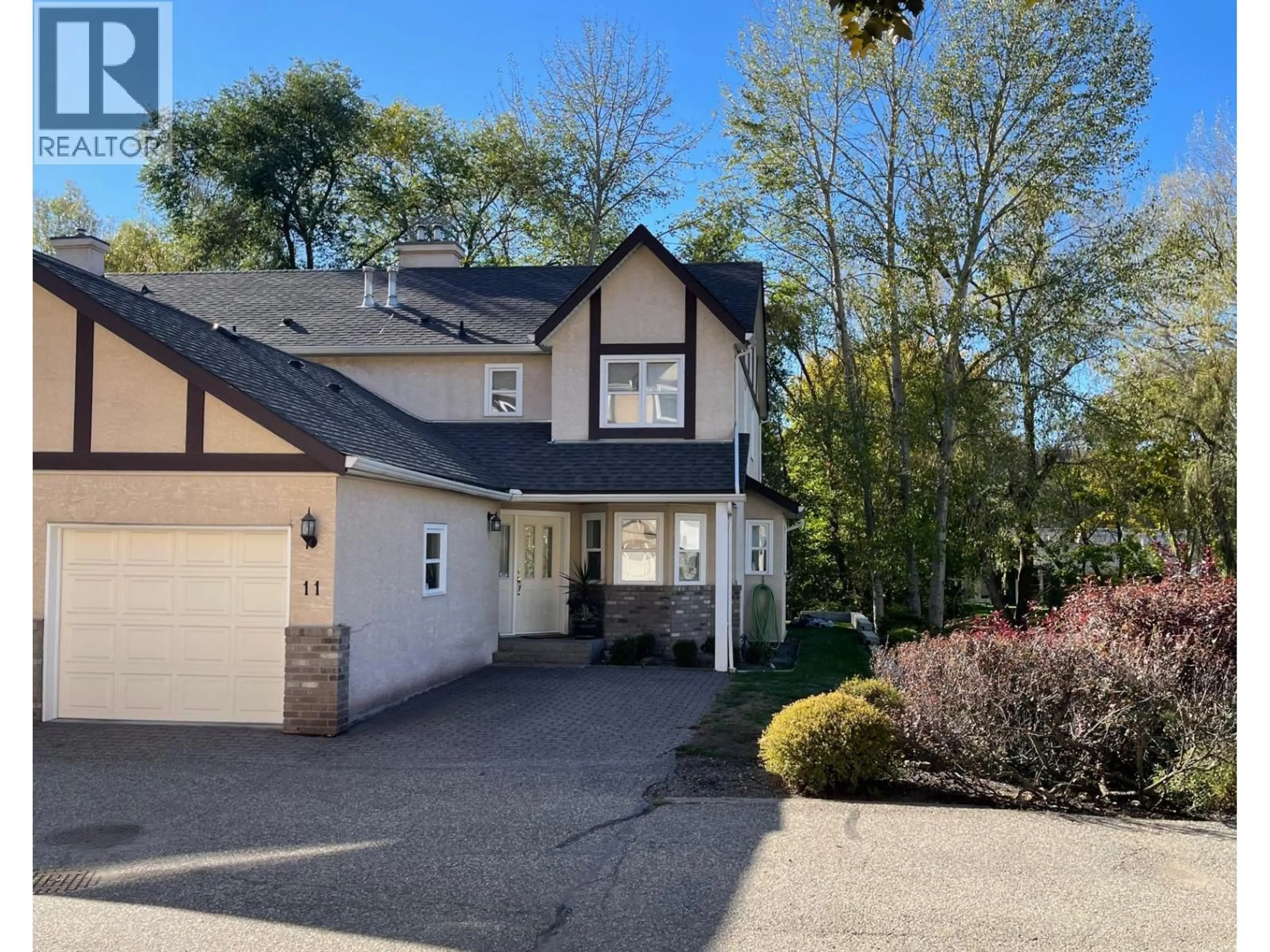 Home with vinyl exterior material, street for 11 - 401 BROWNE ROAD, Vernon British Columbia V1T7M2