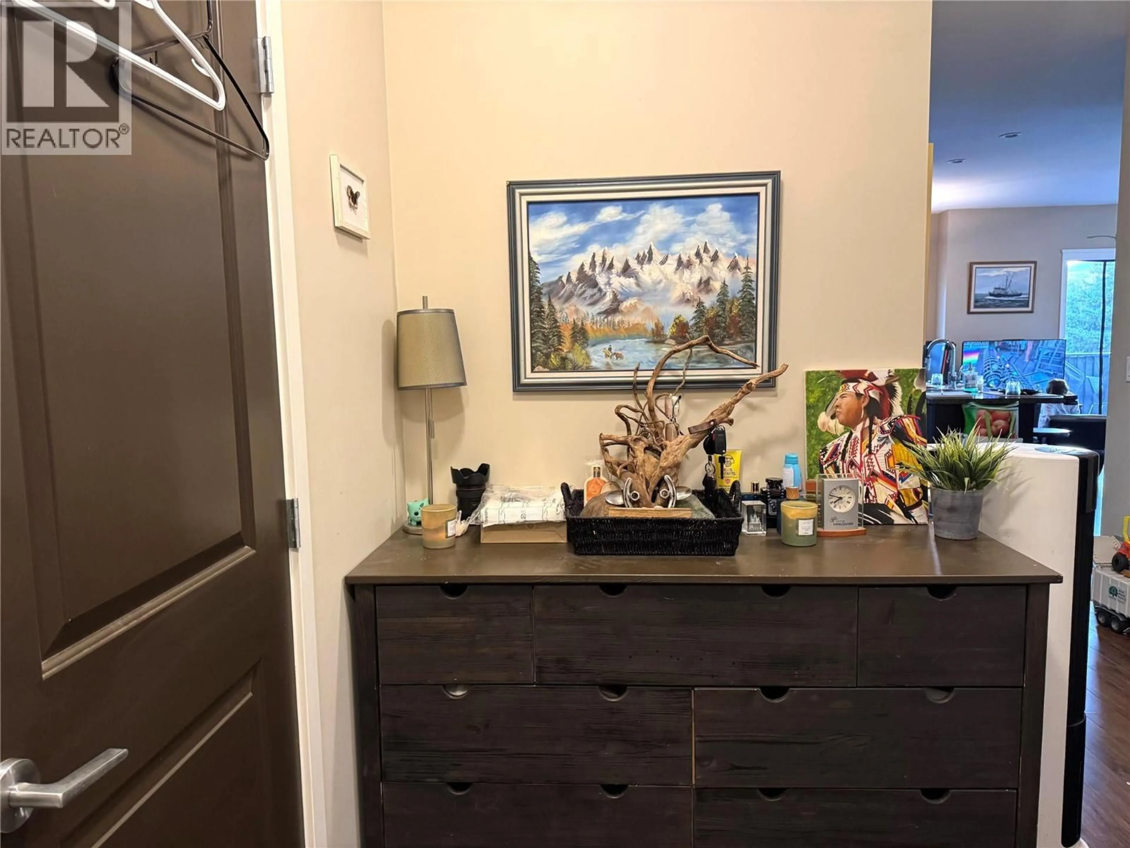 Indoor entryway for 306 - 2799 CLAPPERTON AVENUE, Merritt British Columbia V1K1A2