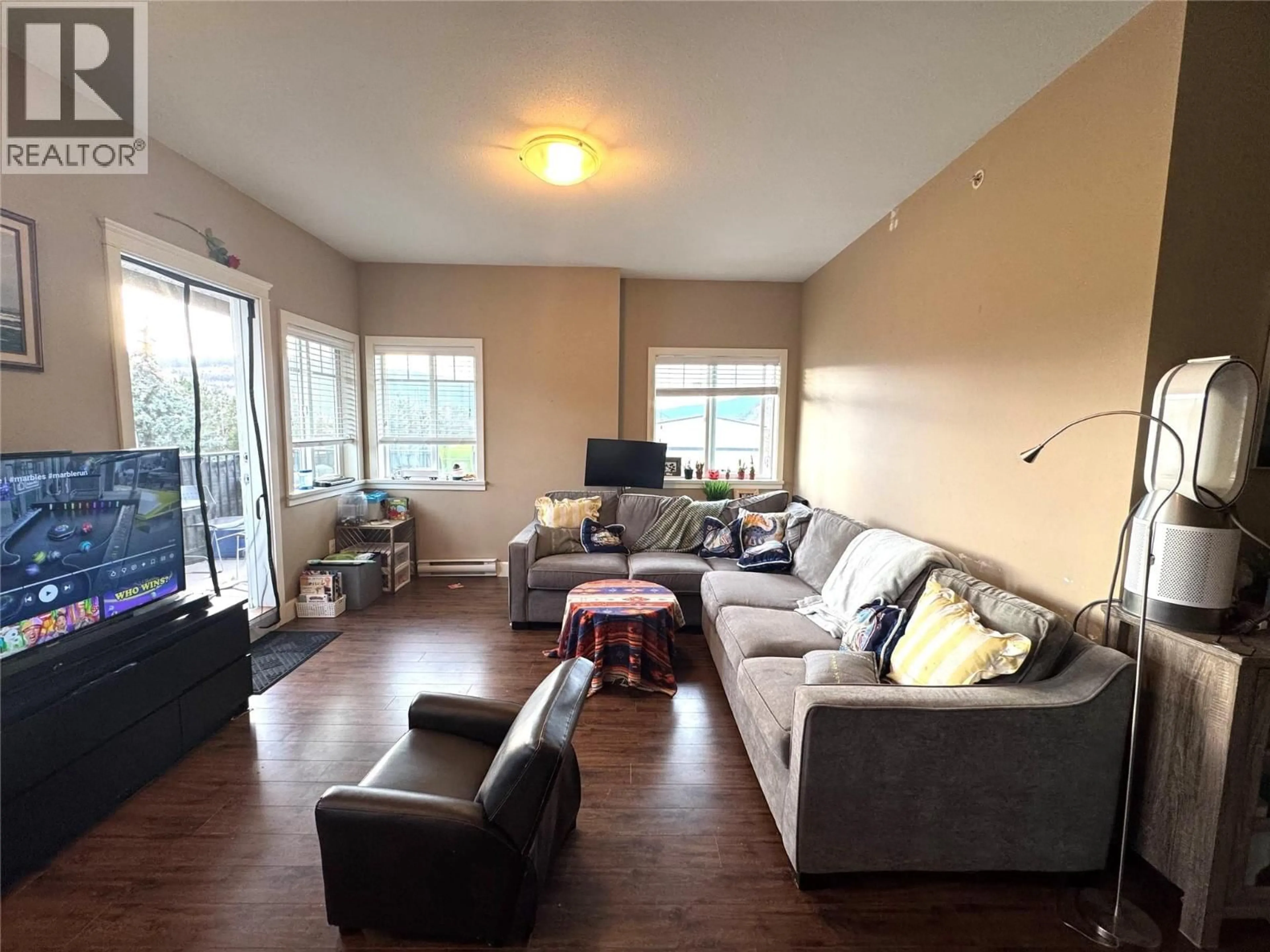 Living room with furniture, unknown for 306 - 2799 CLAPPERTON AVENUE, Merritt British Columbia V1K1A2