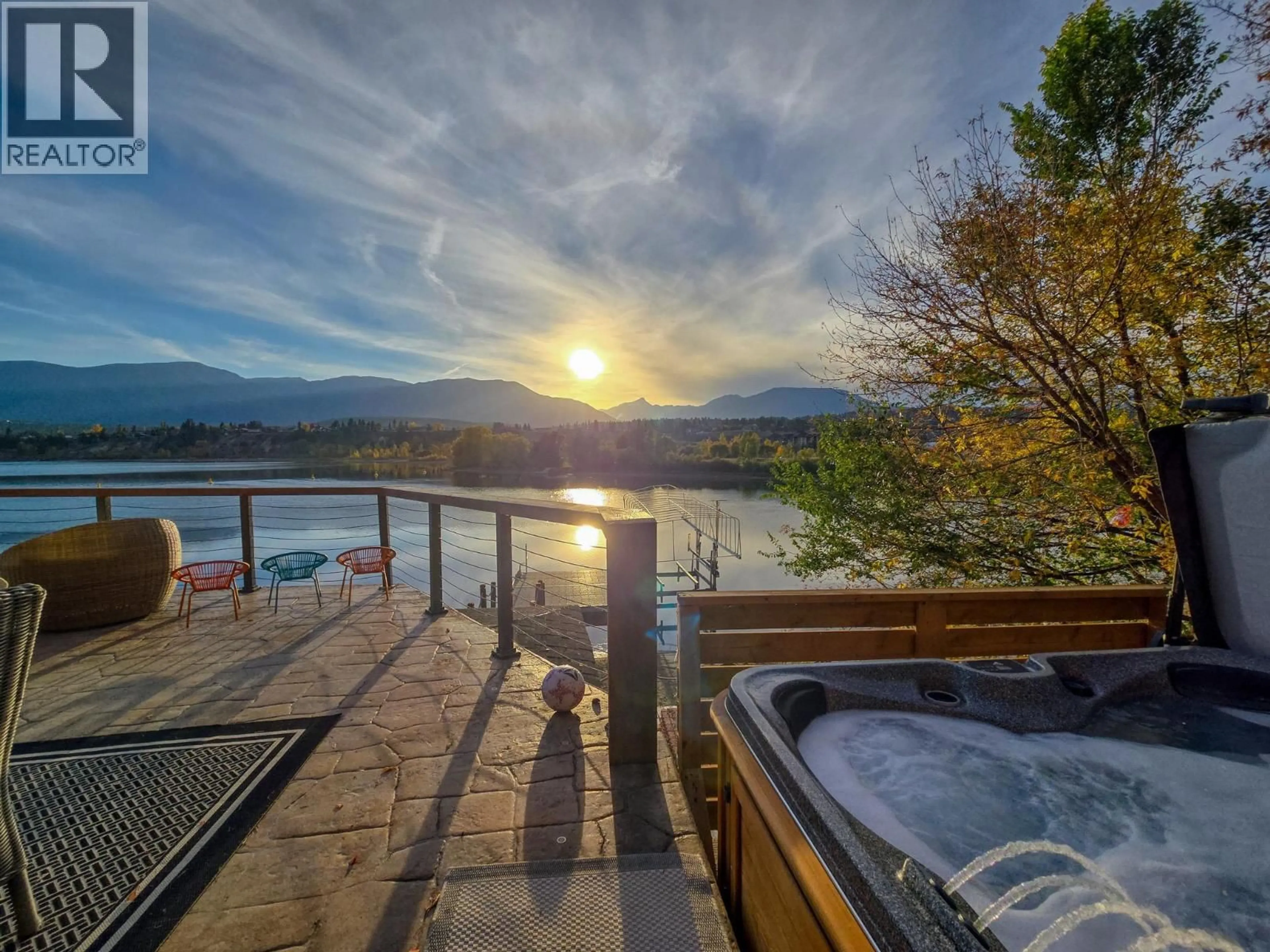 Patio, water/lake/river/ocean view for 449 LAKEVIEW PLACE, Invermere British Columbia V0A1K3