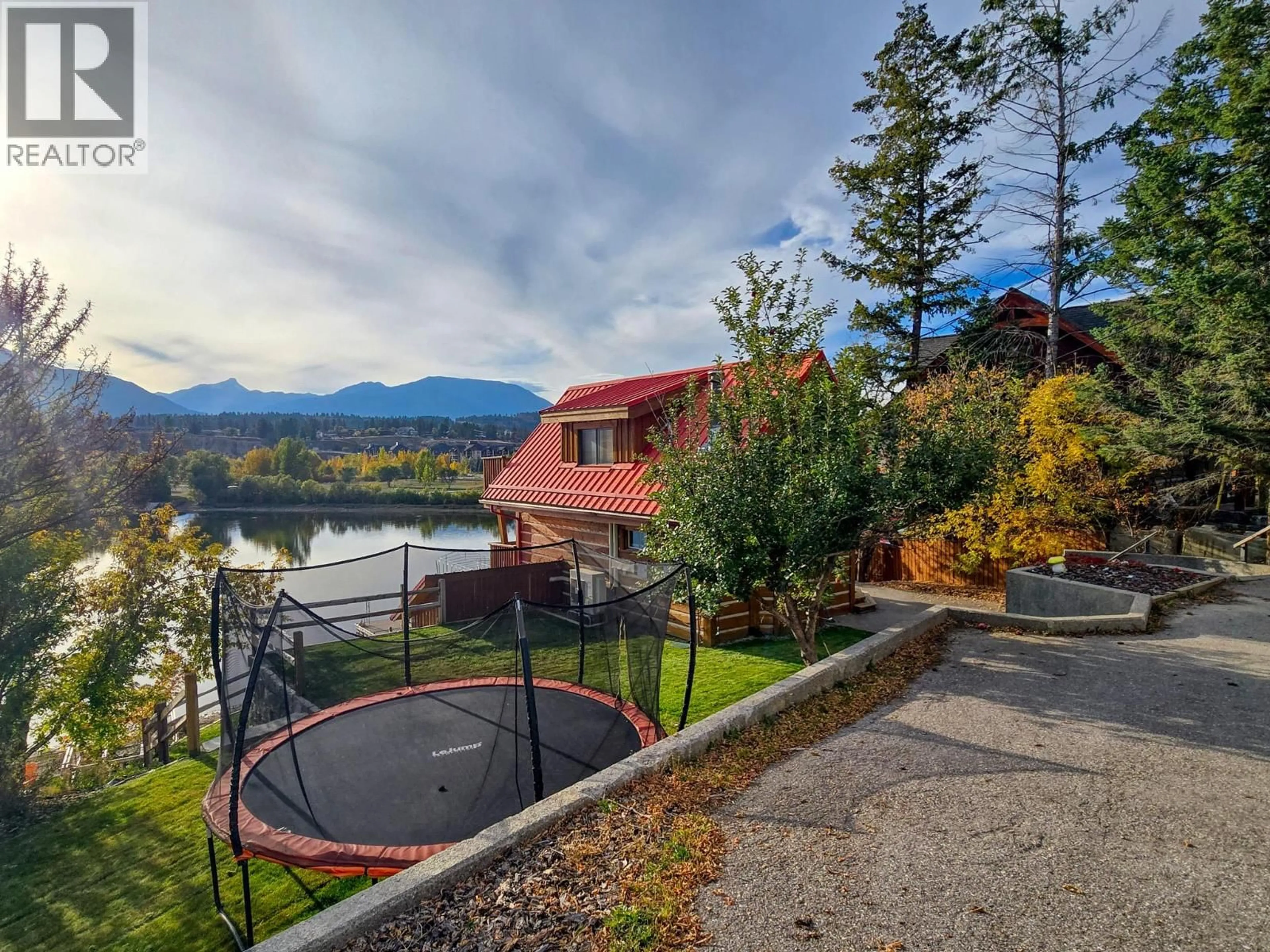 Patio, water/lake/river/ocean view for 449 LAKEVIEW PLACE, Invermere British Columbia V0A1K3
