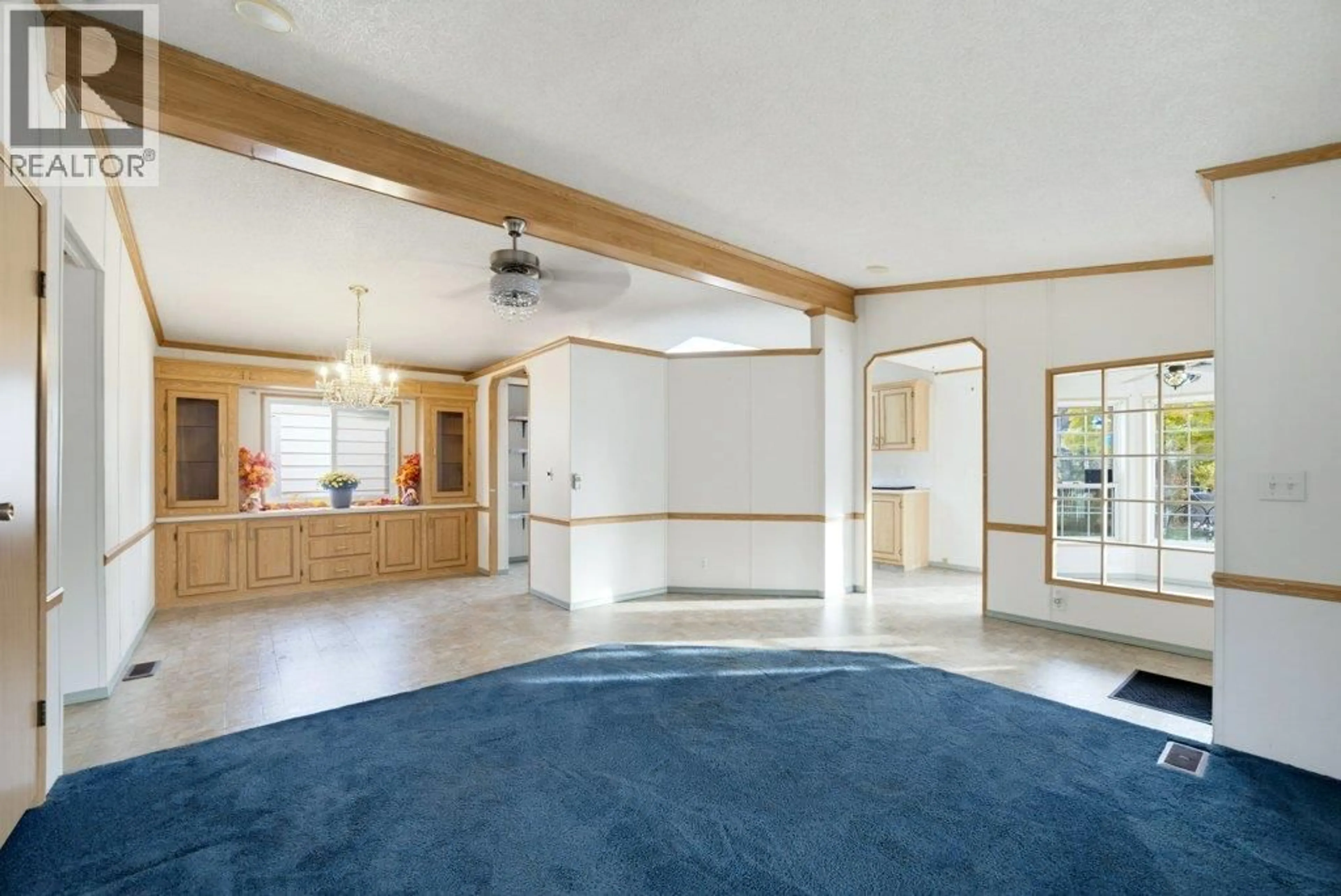 Indoor foyer for 22 - 2930 BROWN ROAD SOUTHWEST, Salmon Arm British Columbia V1E3K3