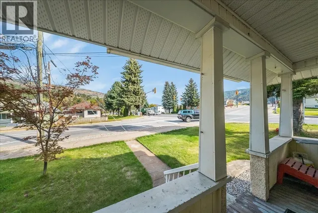 1396 SECOND AVENUE, Trail 4