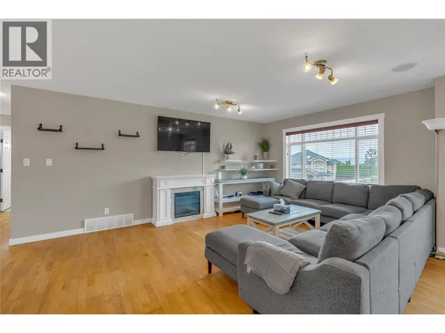 2390 WILTSE DRIVE, Penticton 4