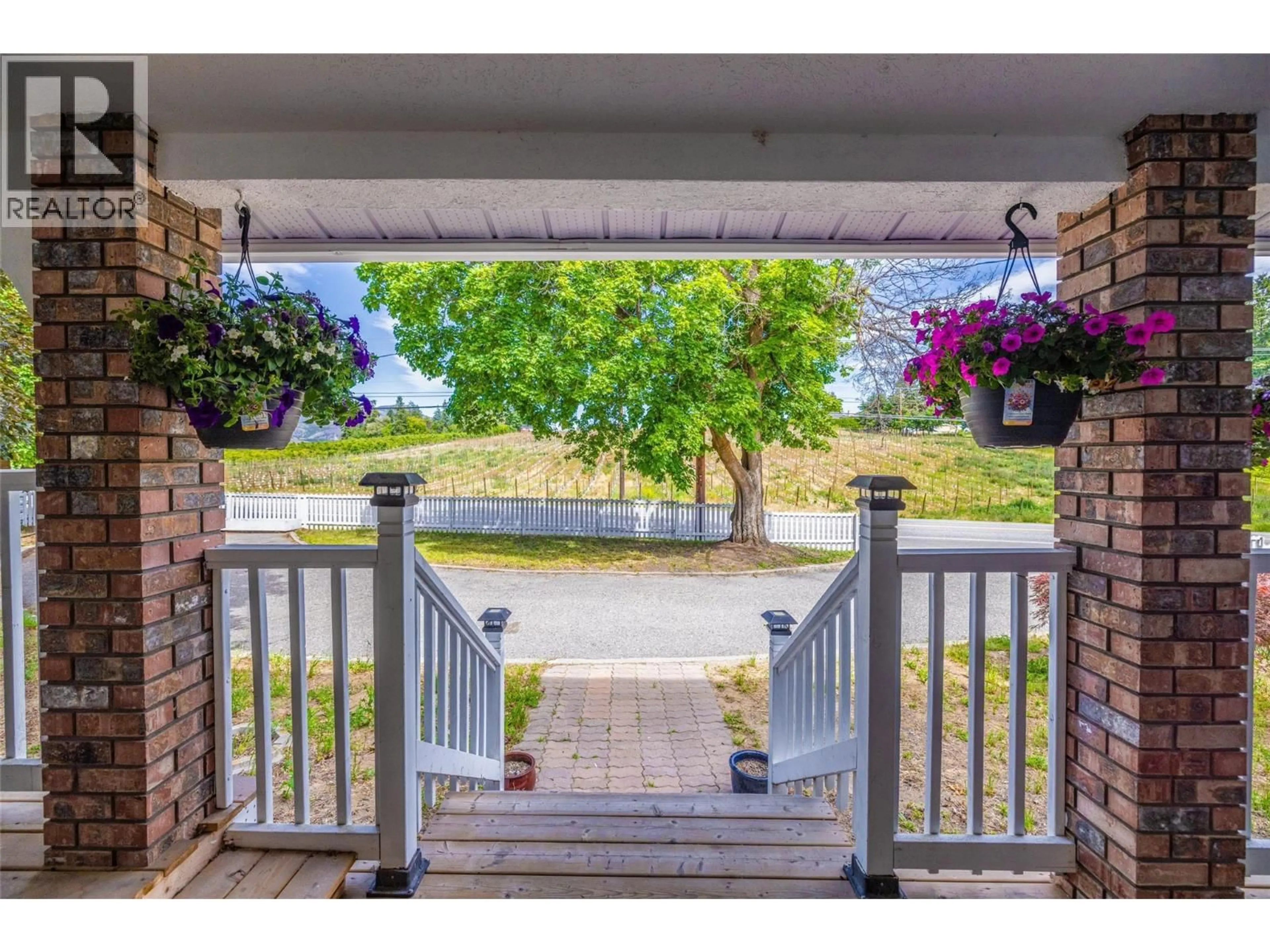 Unknown for 3299 MCCULLOCH ROAD, Kelowna British Columbia V1W4G5