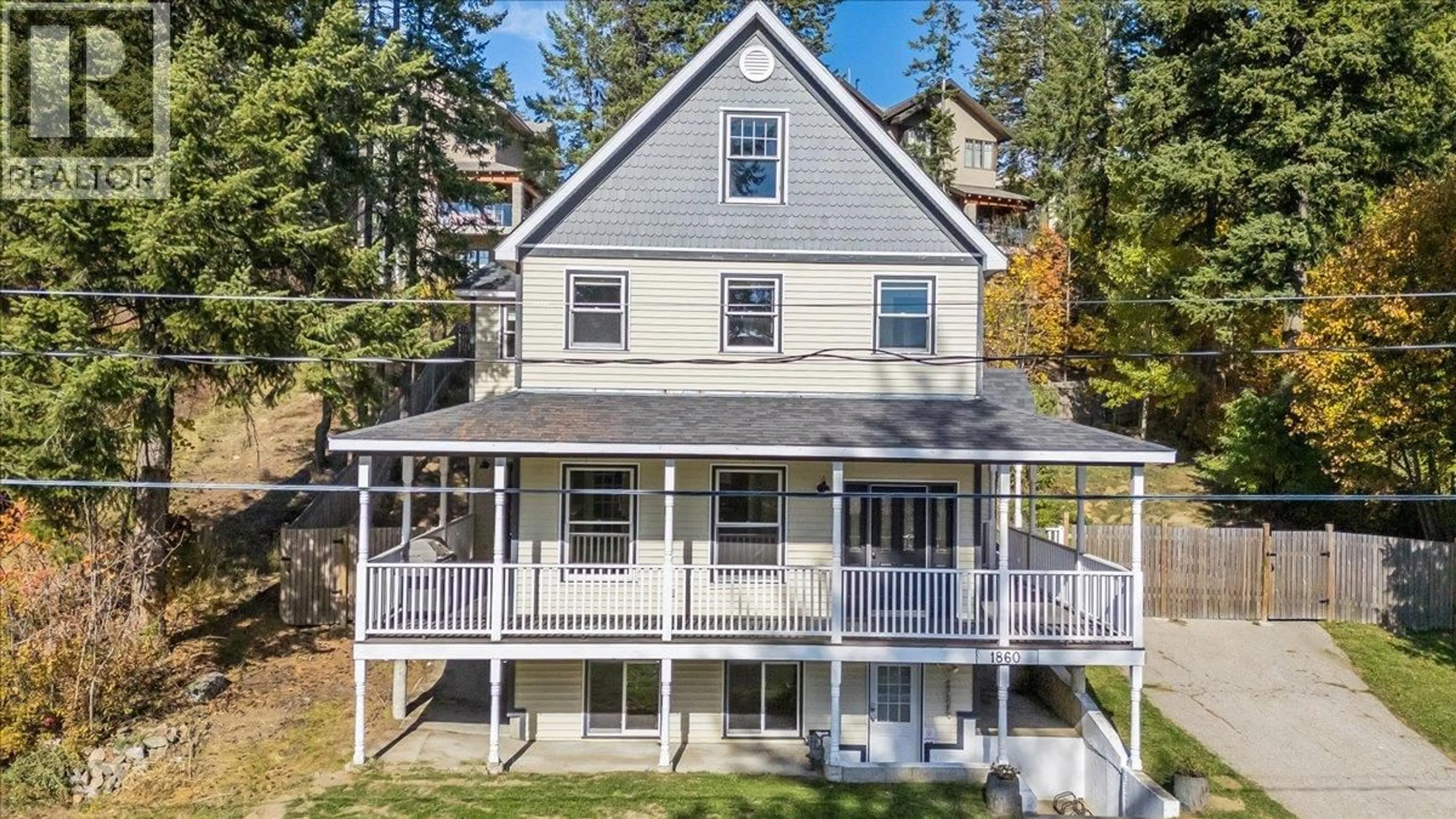 Home with vinyl exterior material, unknown for 1860 PLANER CRESCENT, Rossland British Columbia V0G1Y0