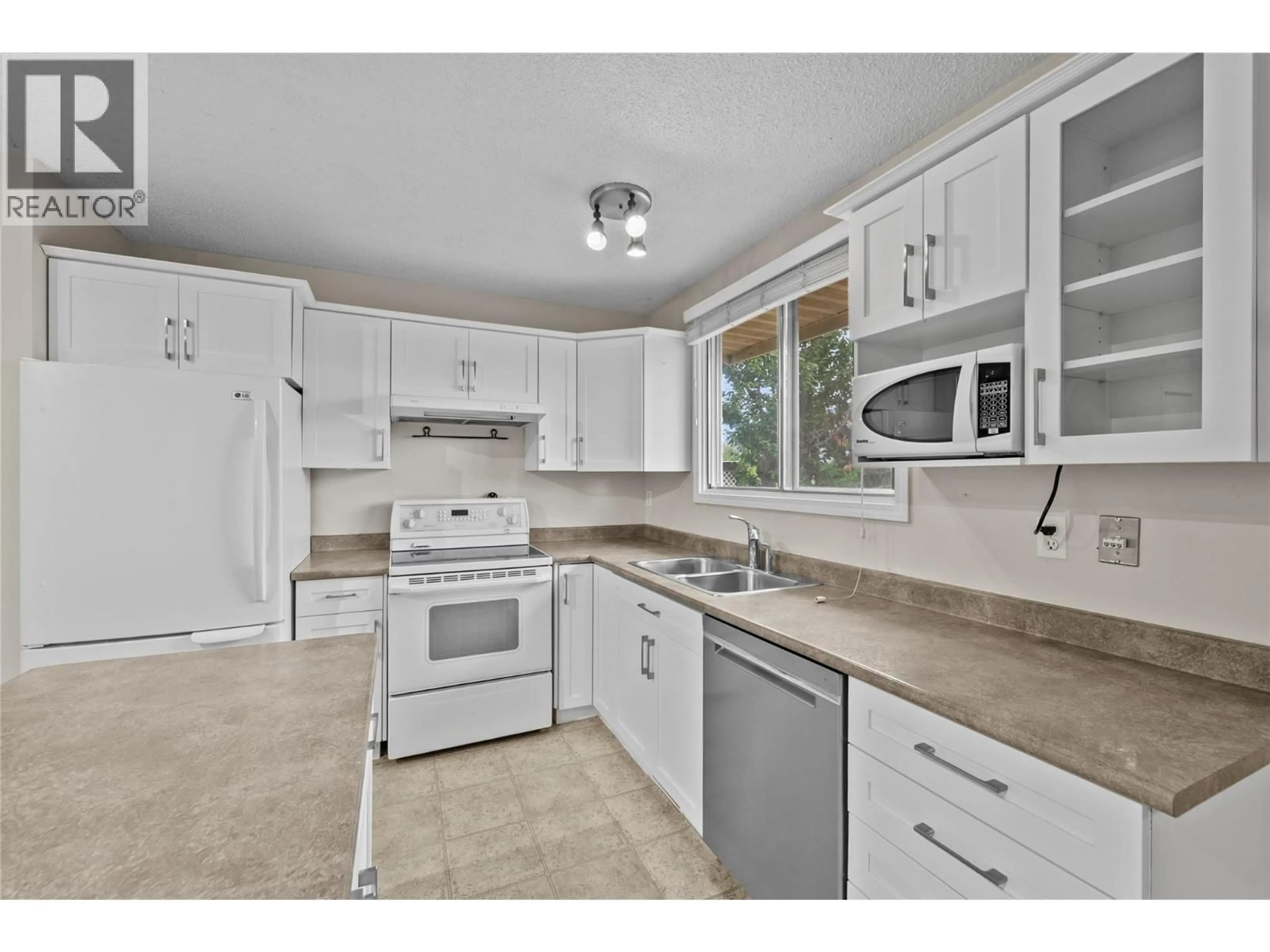 Standard kitchen, ceramic/tile floor for 2161 PERRYVILLE PLACE, Kamloops British Columbia V2B7Y1