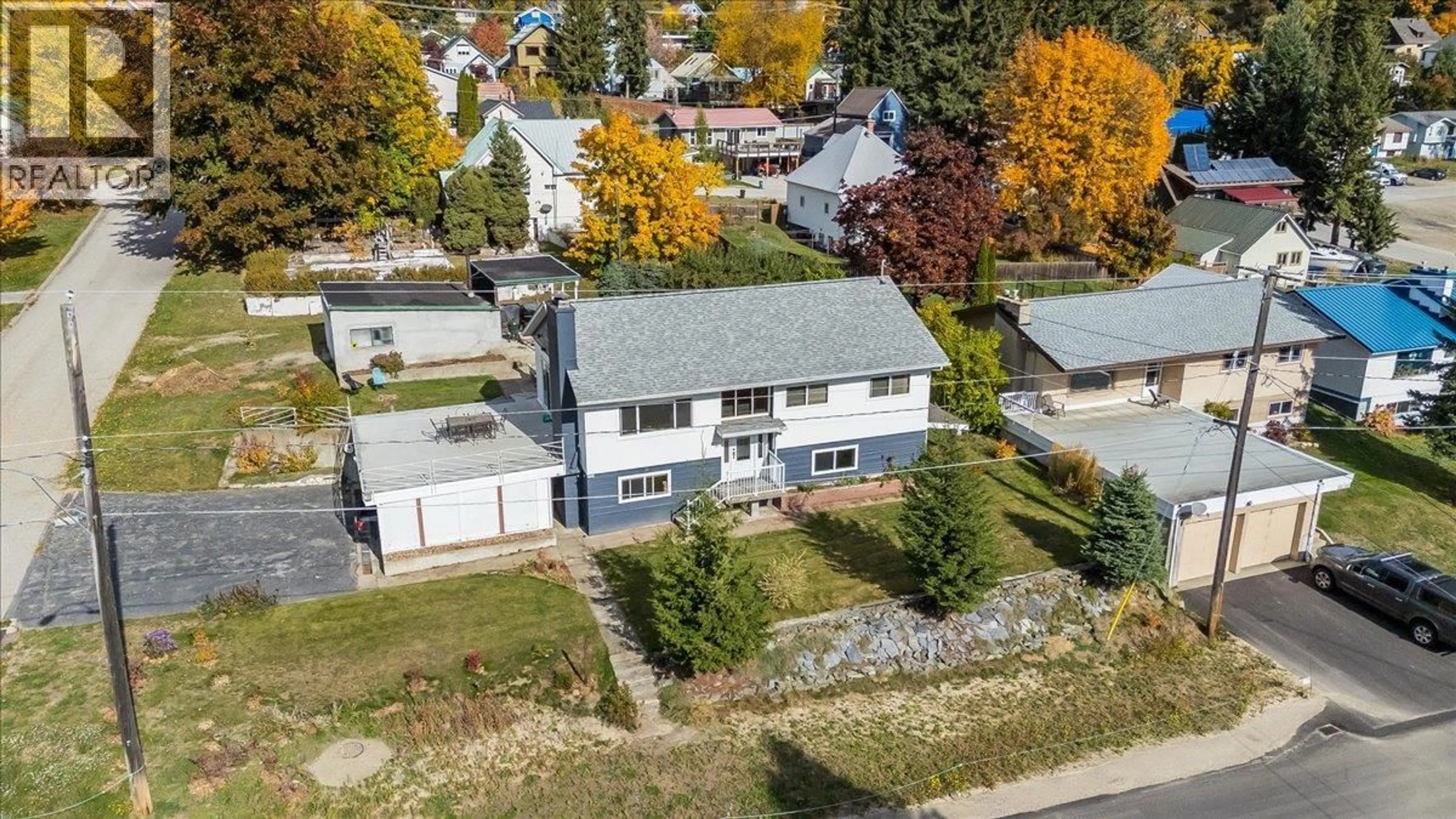 A pic from outside/outdoor area/front of a property/back of a property/a pic from drone, street for 1614 COOK AVENUE, Rossland British Columbia V0G1Y0