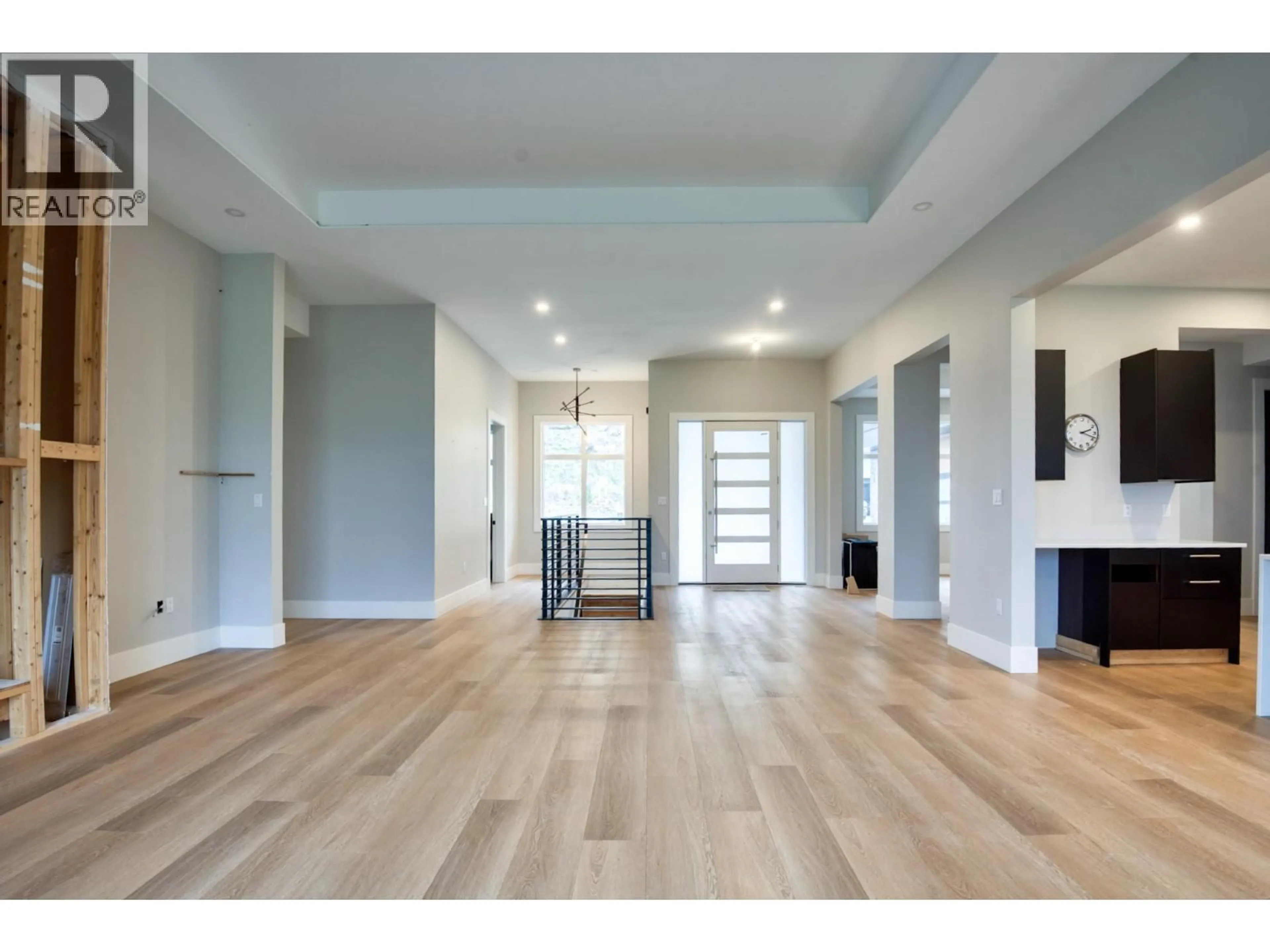 Indoor entryway for 2835 OUTLOOK WAY, Naramata British Columbia V0H1N1