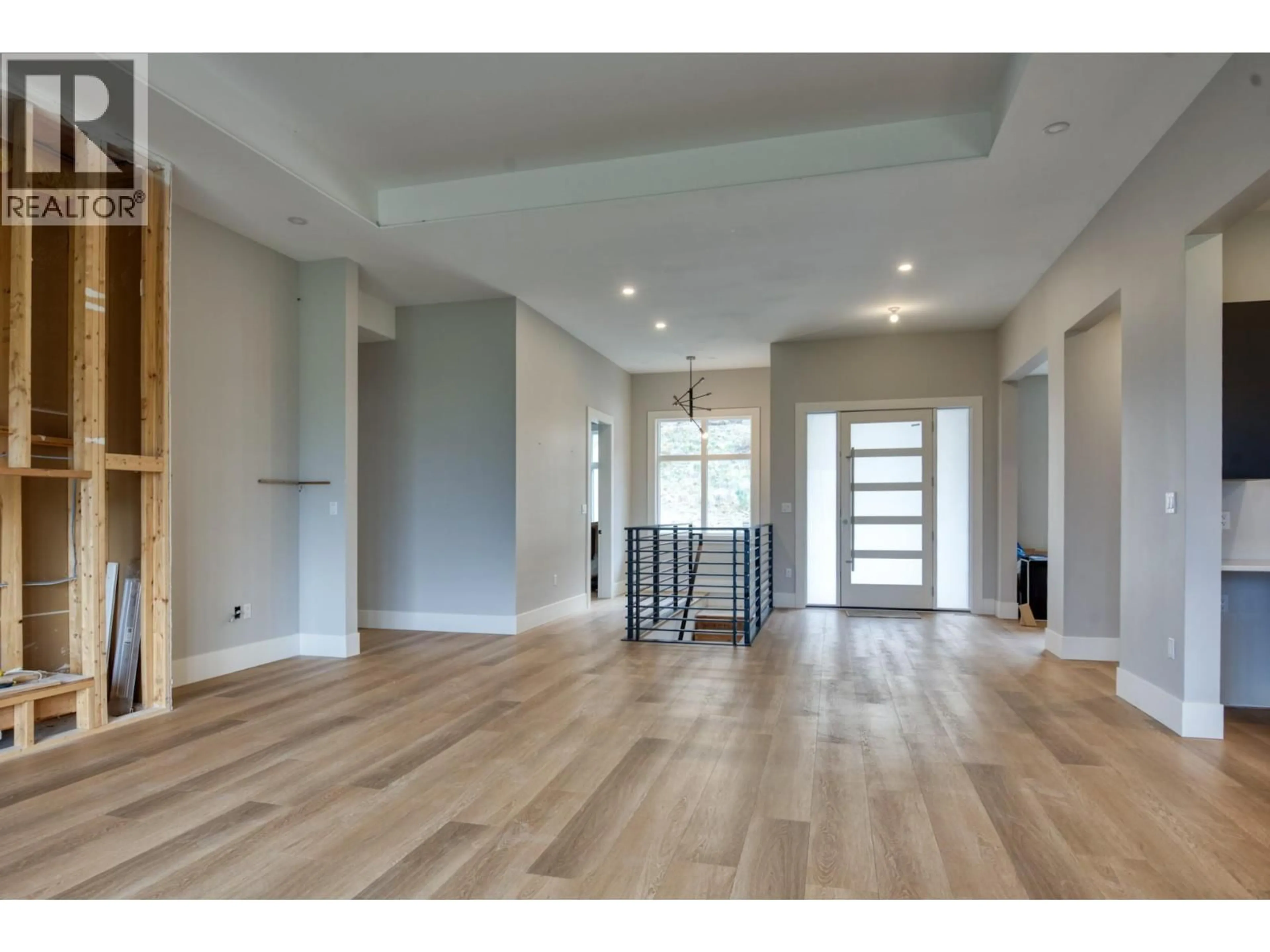 Indoor entryway for 2835 OUTLOOK WAY, Naramata British Columbia V0H1N1