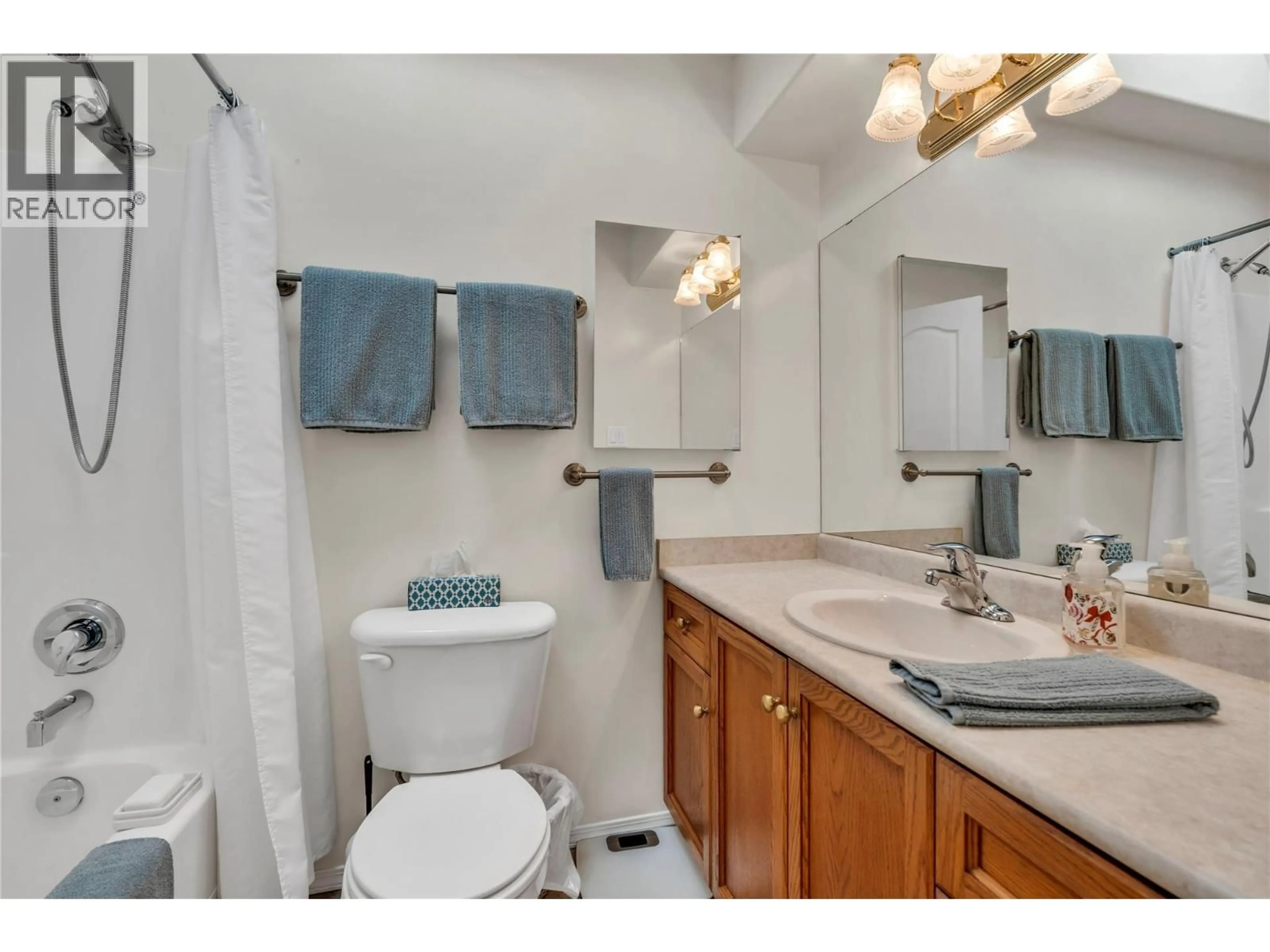 Standard bathroom, ceramic/tile floor for 546 REDWING DRIVE, Penticton British Columbia V2A8N7