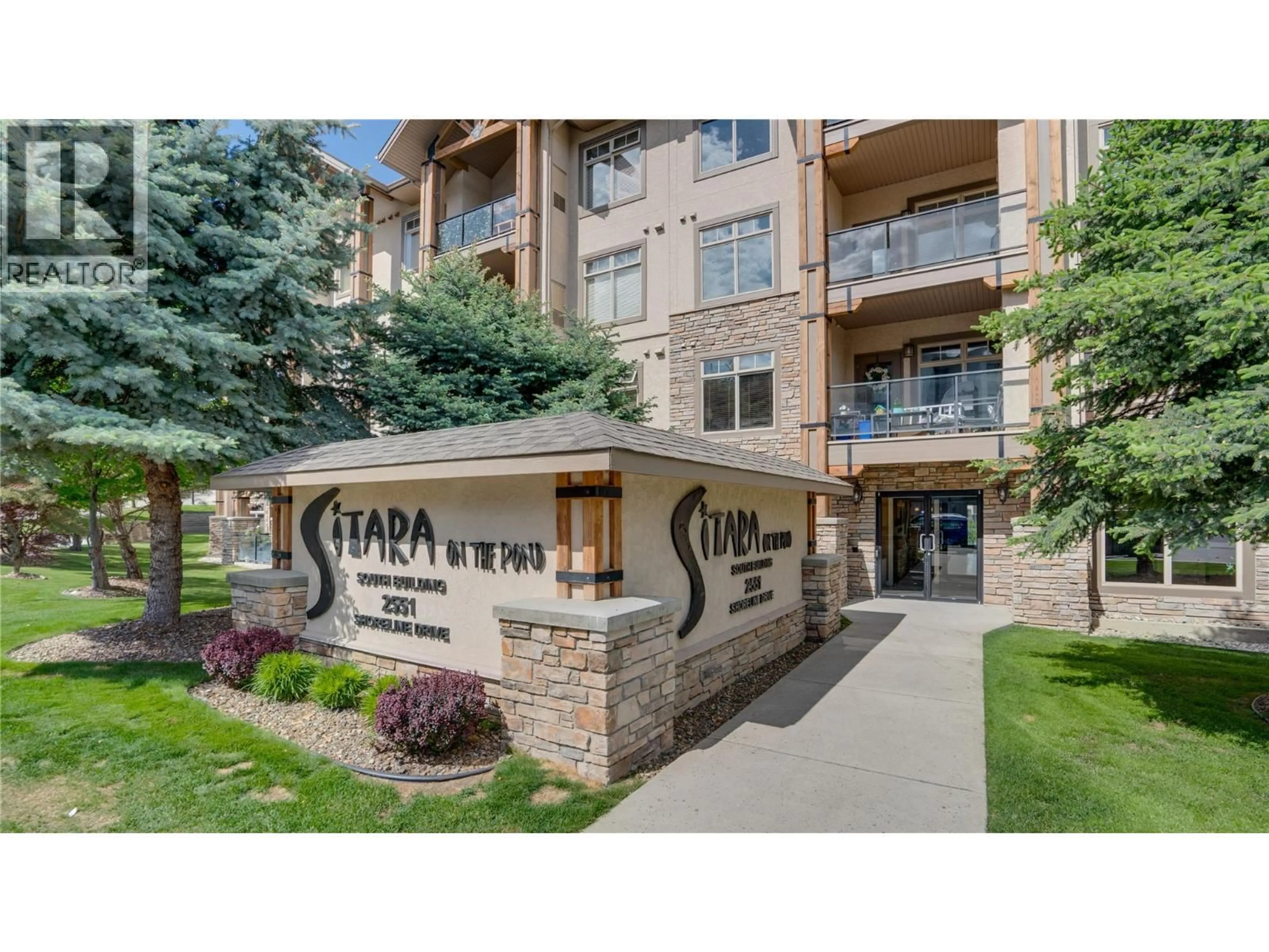 Indoor foyer for 412 - 2551 SHORELINE DRIVE, Lake Country British Columbia V4V2P2