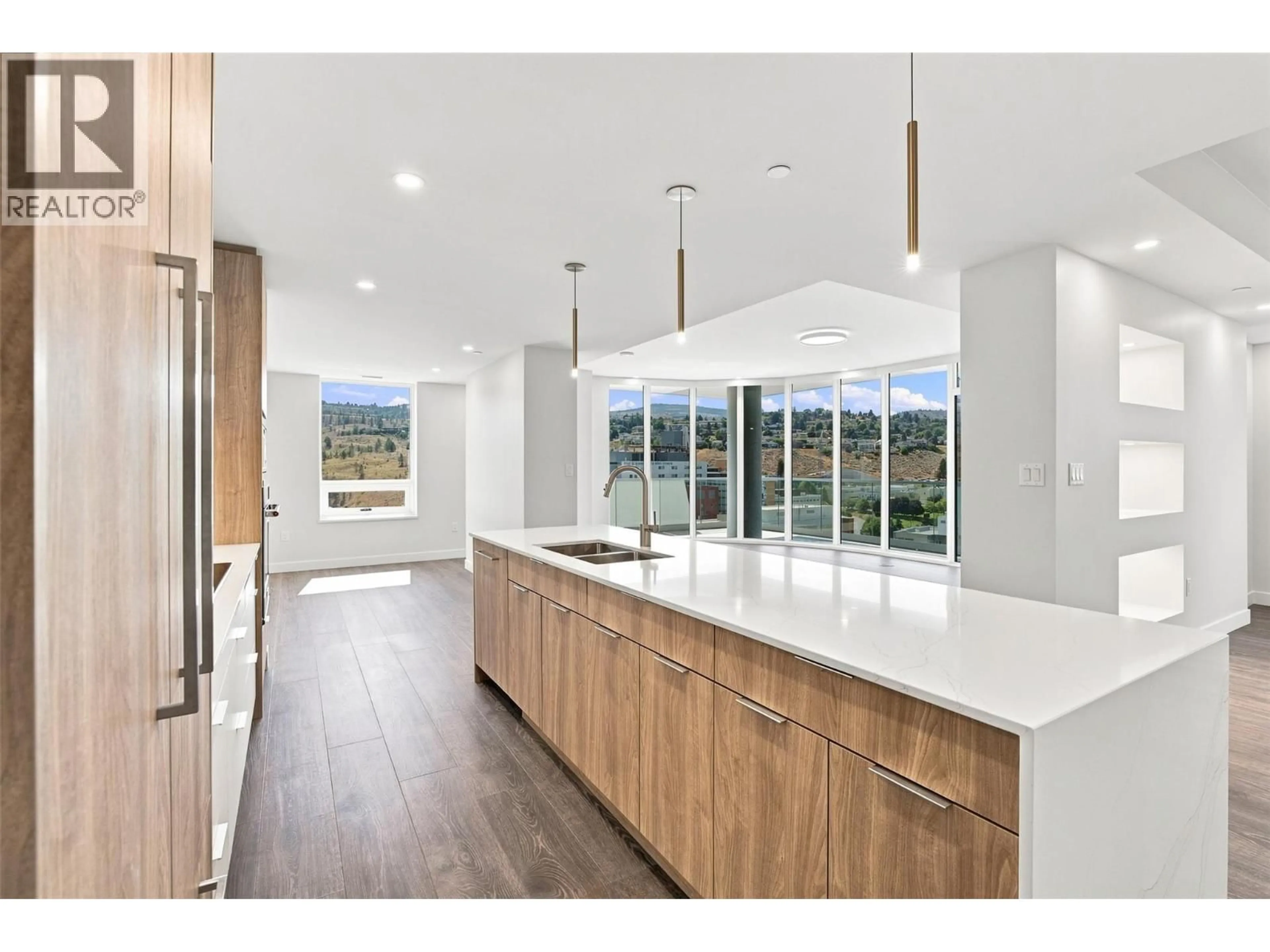Open concept kitchen, unknown for 1905 - 460 NICOLA STREET, Kamloops British Columbia V2C0N2