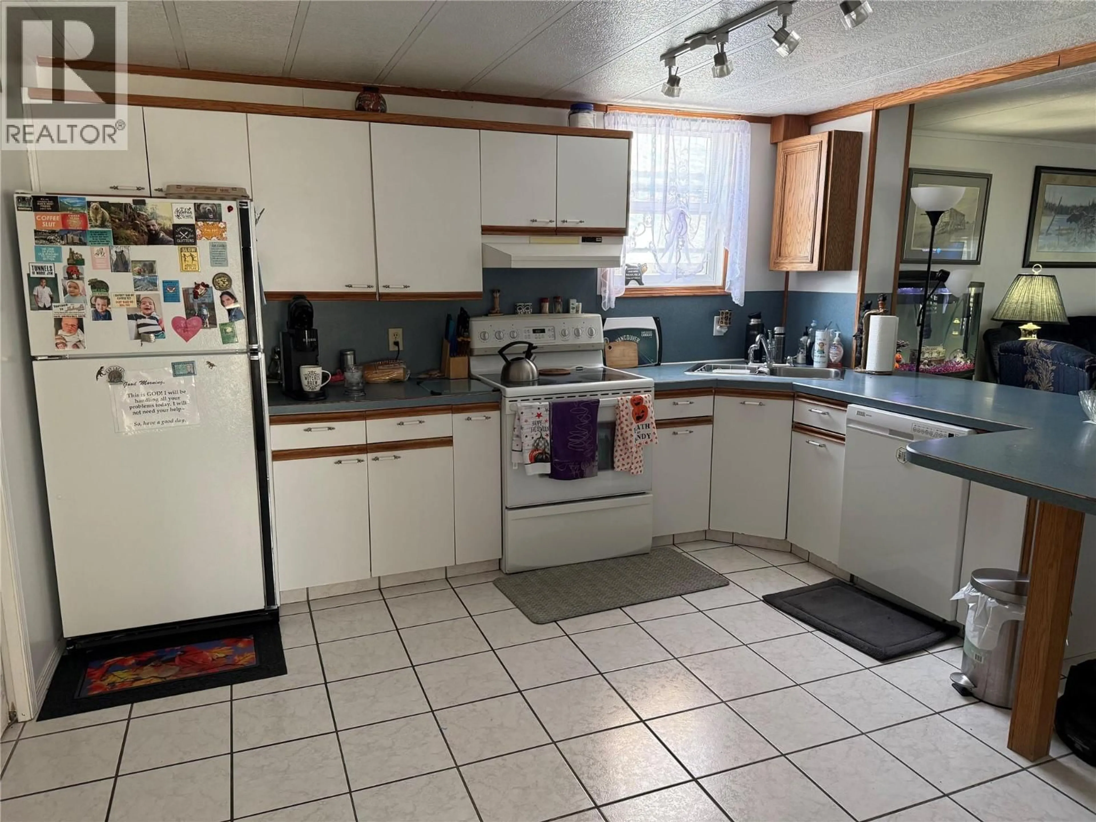 Standard kitchen, ceramic/tile floor for 64 - 720 COMMONWEALTH ROAD, Kelowna British Columbia V4V1R6
