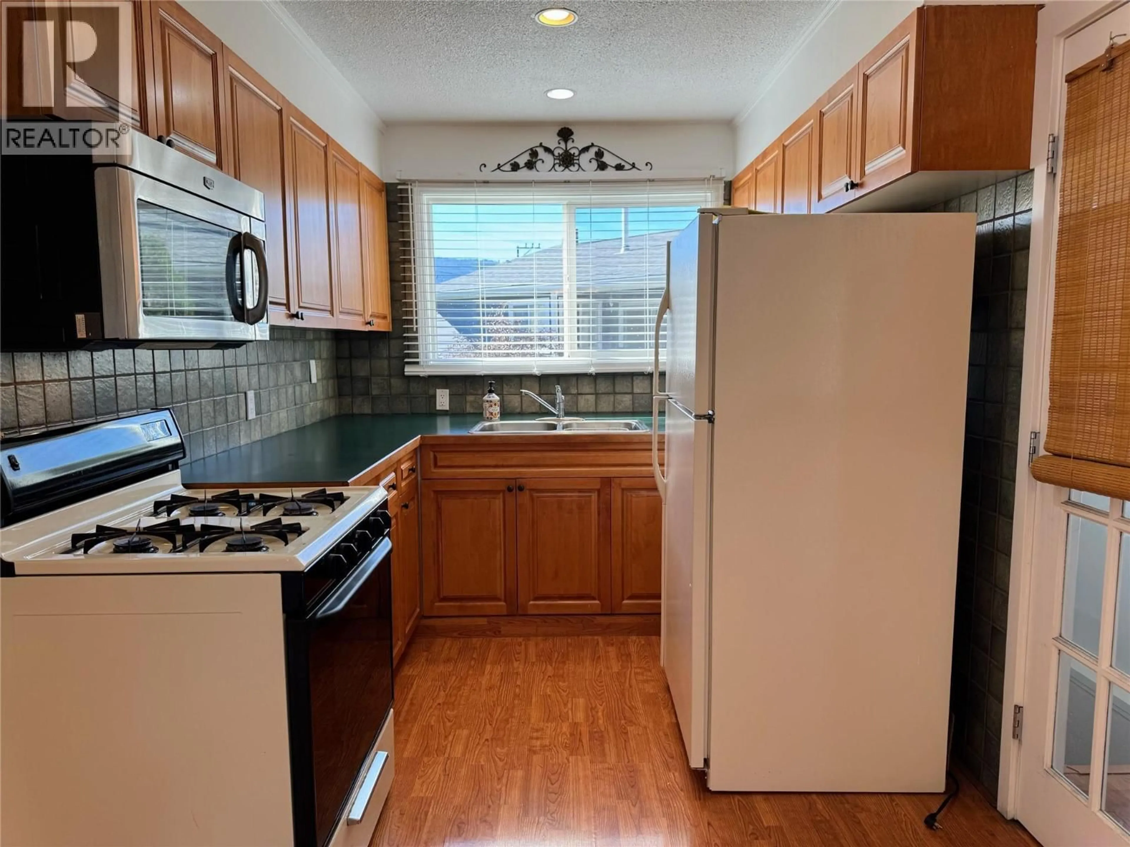 Standard kitchen, unknown for 2152 MAMETTE AVENUE, Merritt British Columbia V1K1B8