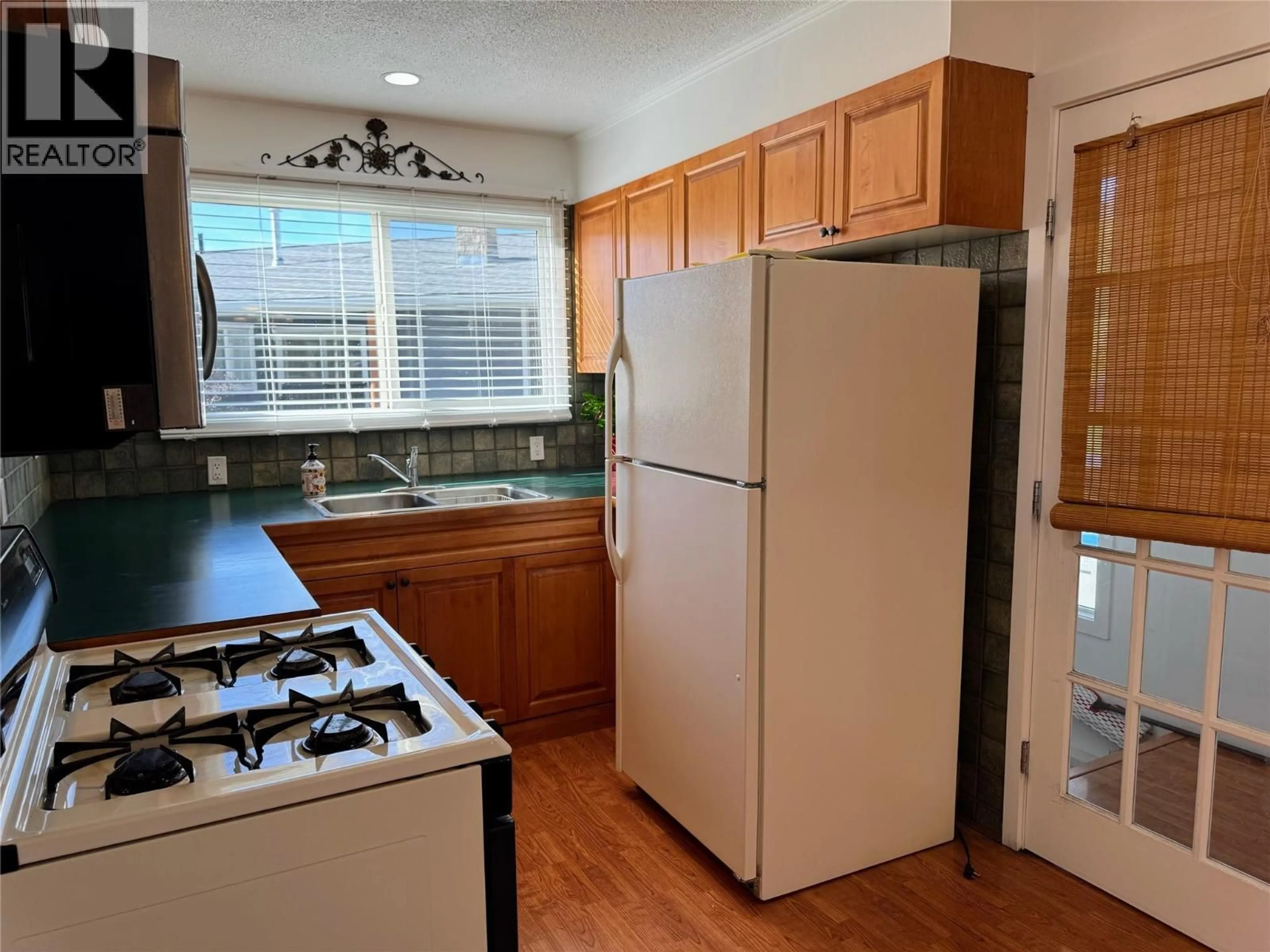 Standard kitchen, unknown for 2152 MAMETTE AVENUE, Merritt British Columbia V1K1B8