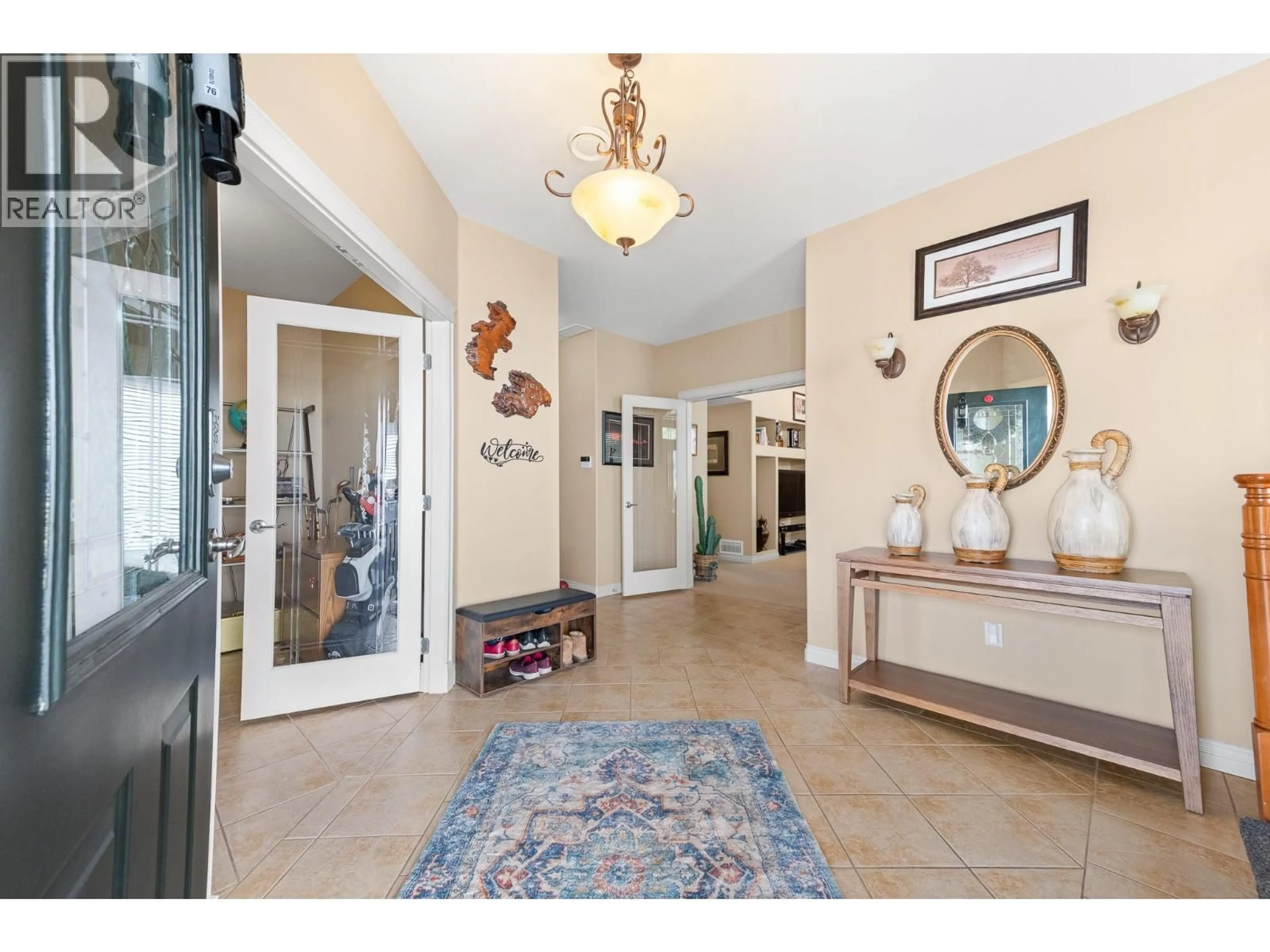 Indoor entryway for 100 - 550 GLENMEADOWS ROAD, Kelowna British Columbia V1V1X3
