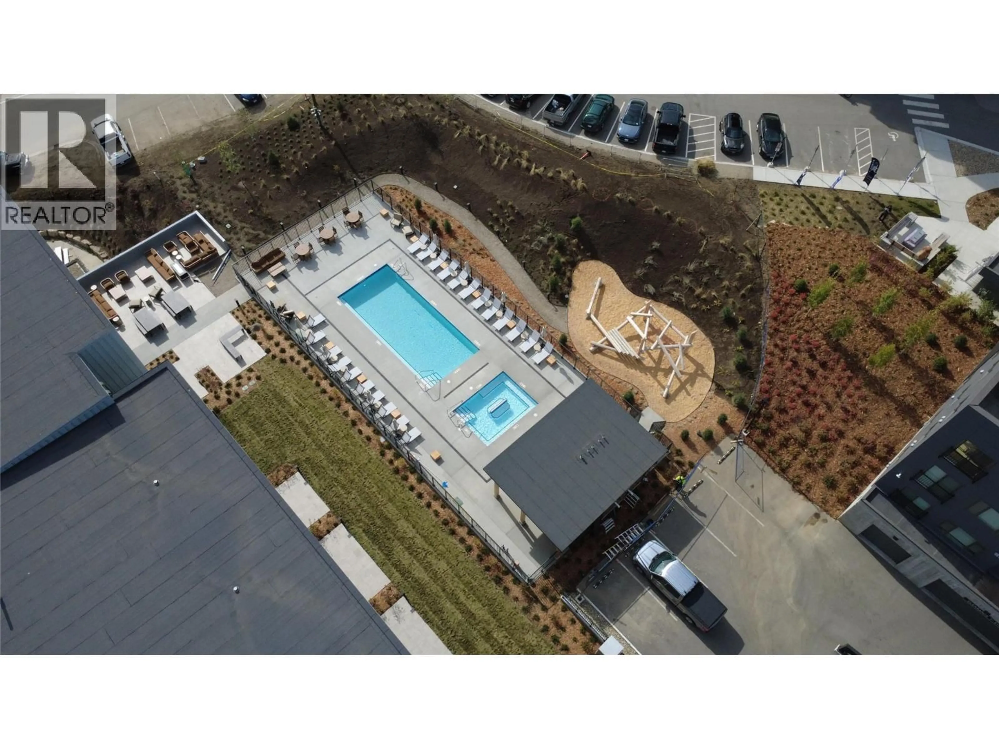 A pic from outside/outdoor area/front of a property/back of a property/a pic from drone, building for 608 - 4240 RED MOUNTAIN ROAD, Rossland British Columbia V0G1Y0
