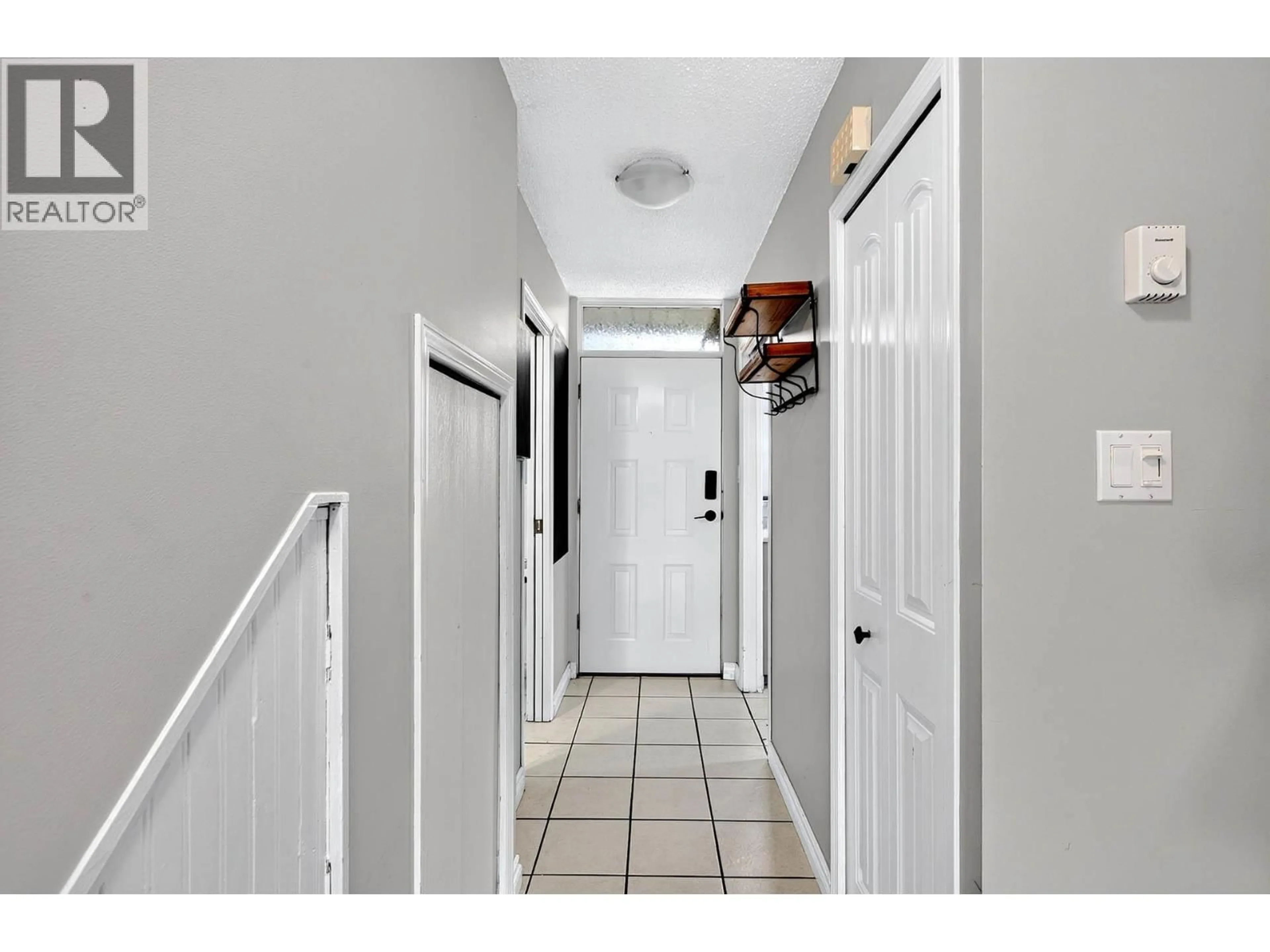Indoor entryway for 41 - 145 NICOLA STREET, Kamloops British Columbia V2C2P2