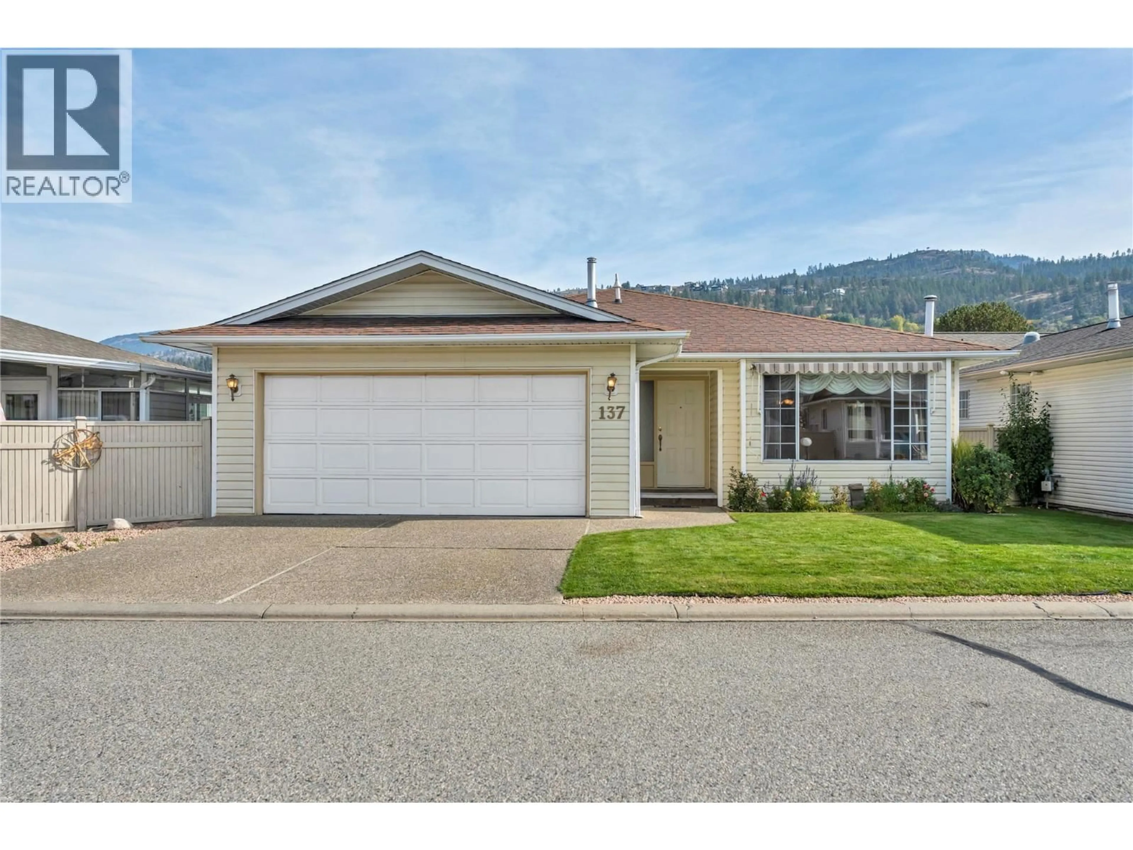 Home with vinyl exterior material, street for 137 - 3400 WILSON STREET, Penticton British Columbia V2A8H9