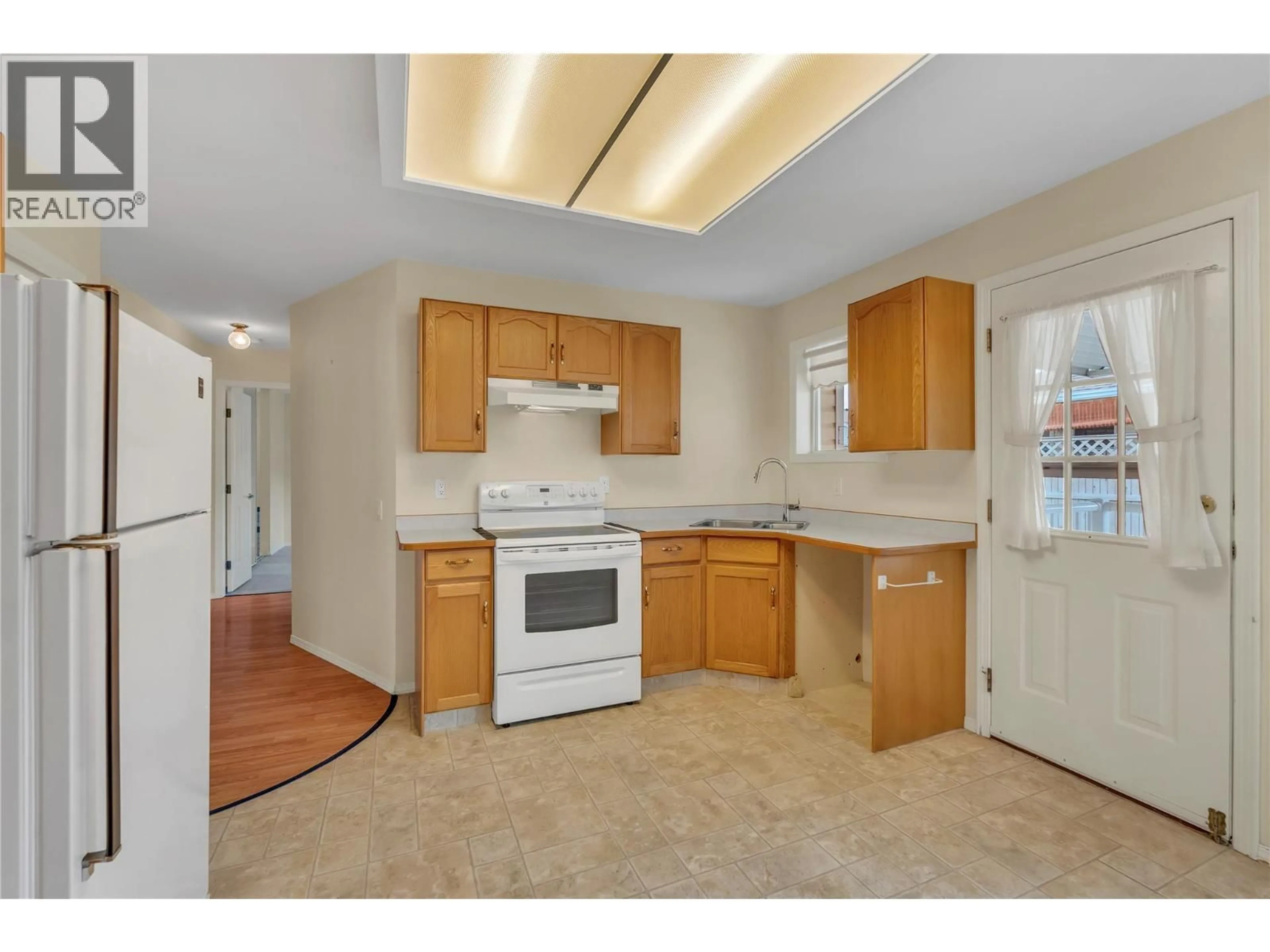 Standard kitchen, unknown for 137 - 3400 WILSON STREET, Penticton British Columbia V2A8H9
