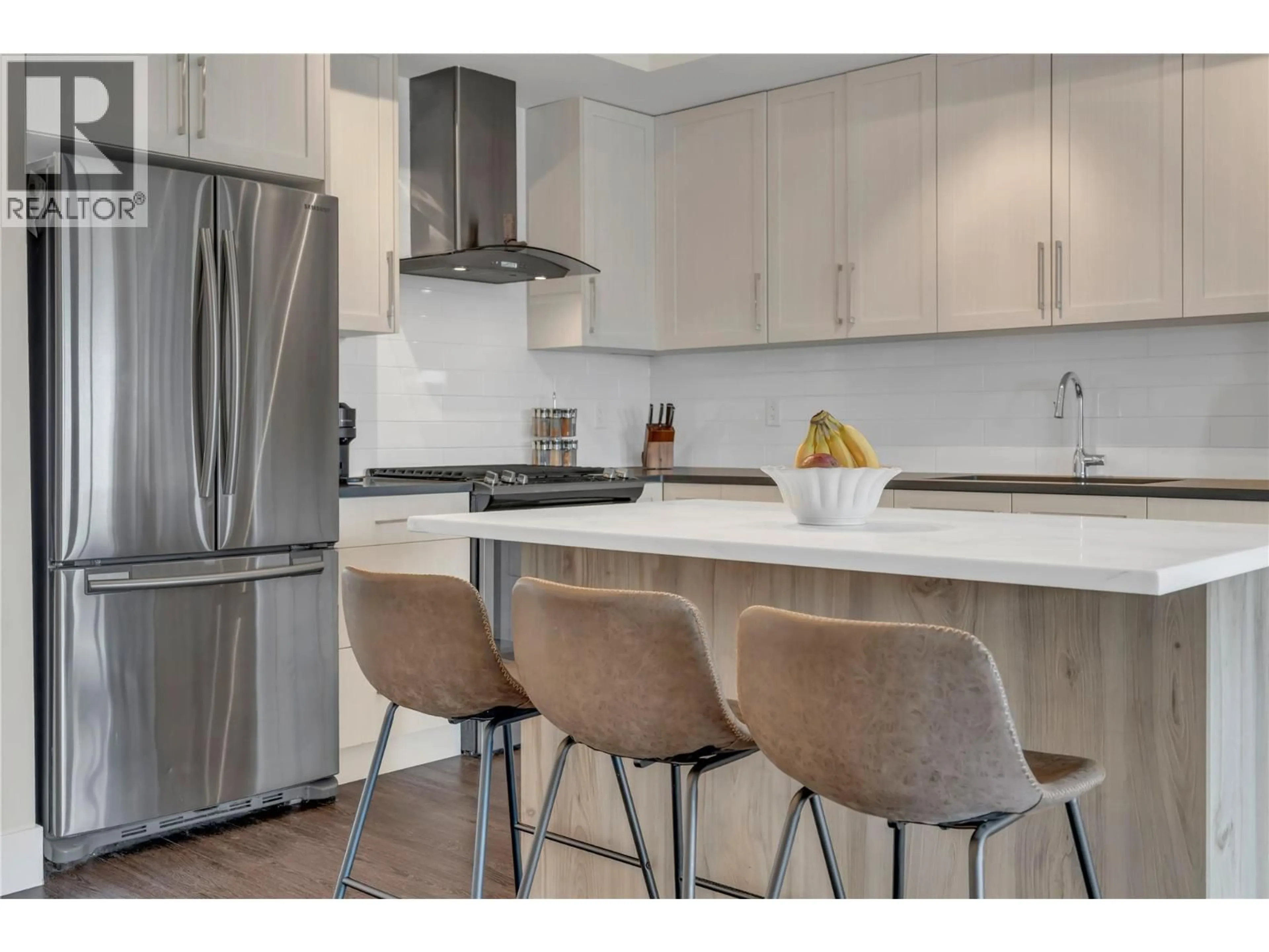 Open concept kitchen, ceramic/tile floor for 210 - 4380 LAKESHORE ROAD, Kelowna British Columbia V1W5N3
