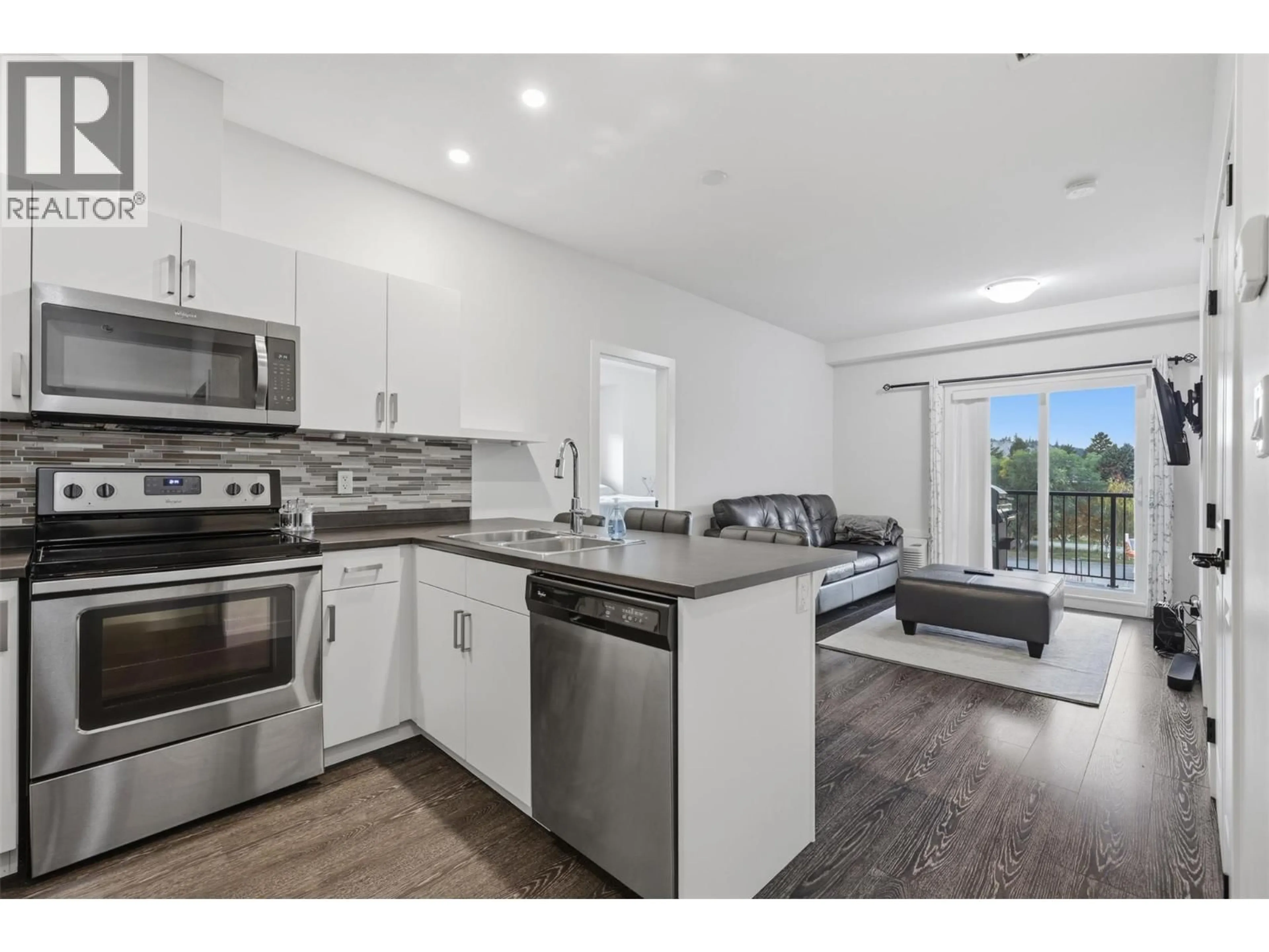 Open concept kitchen, unknown for 522 - 5170 DALLAS DRIVE, Kamloops British Columbia V2C0C7