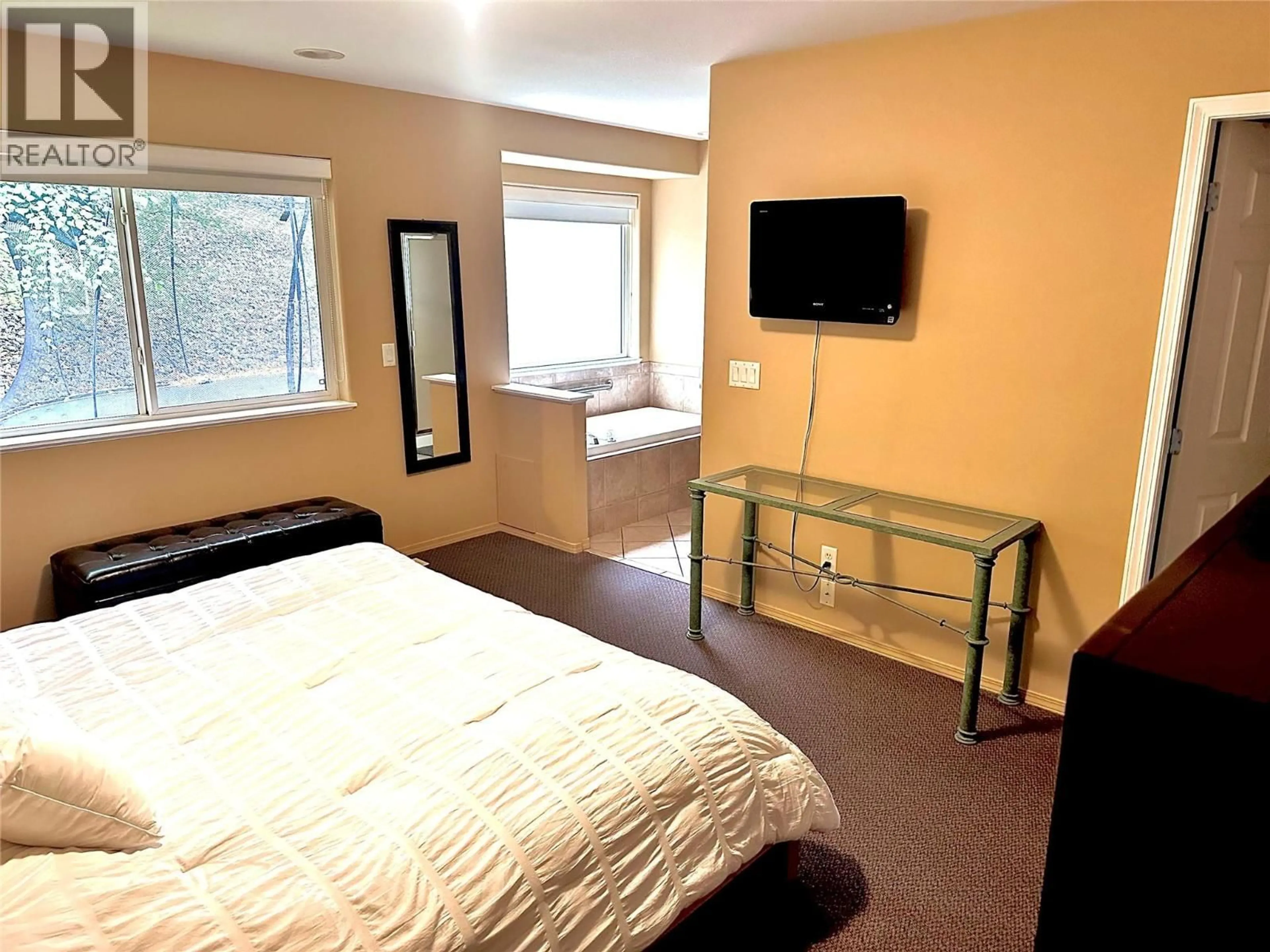 A pic of a room for 2145 CHILCOTIN CRESCENT, Kelowna British Columbia V1V2N9
