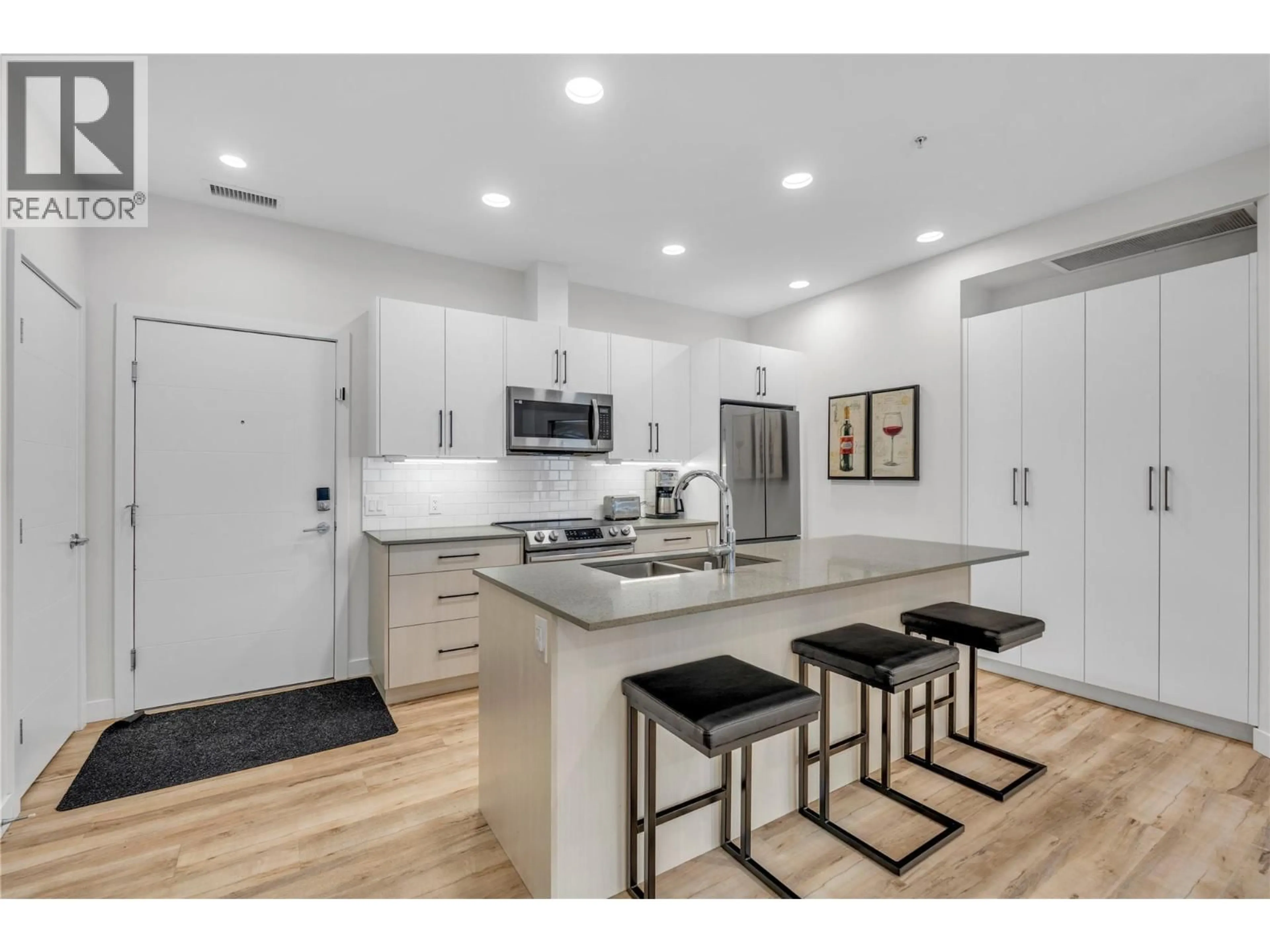 Open concept kitchen, unknown for 113 - 13417 LAKESHORE DRIVE, Summerland British Columbia V0H1Z1