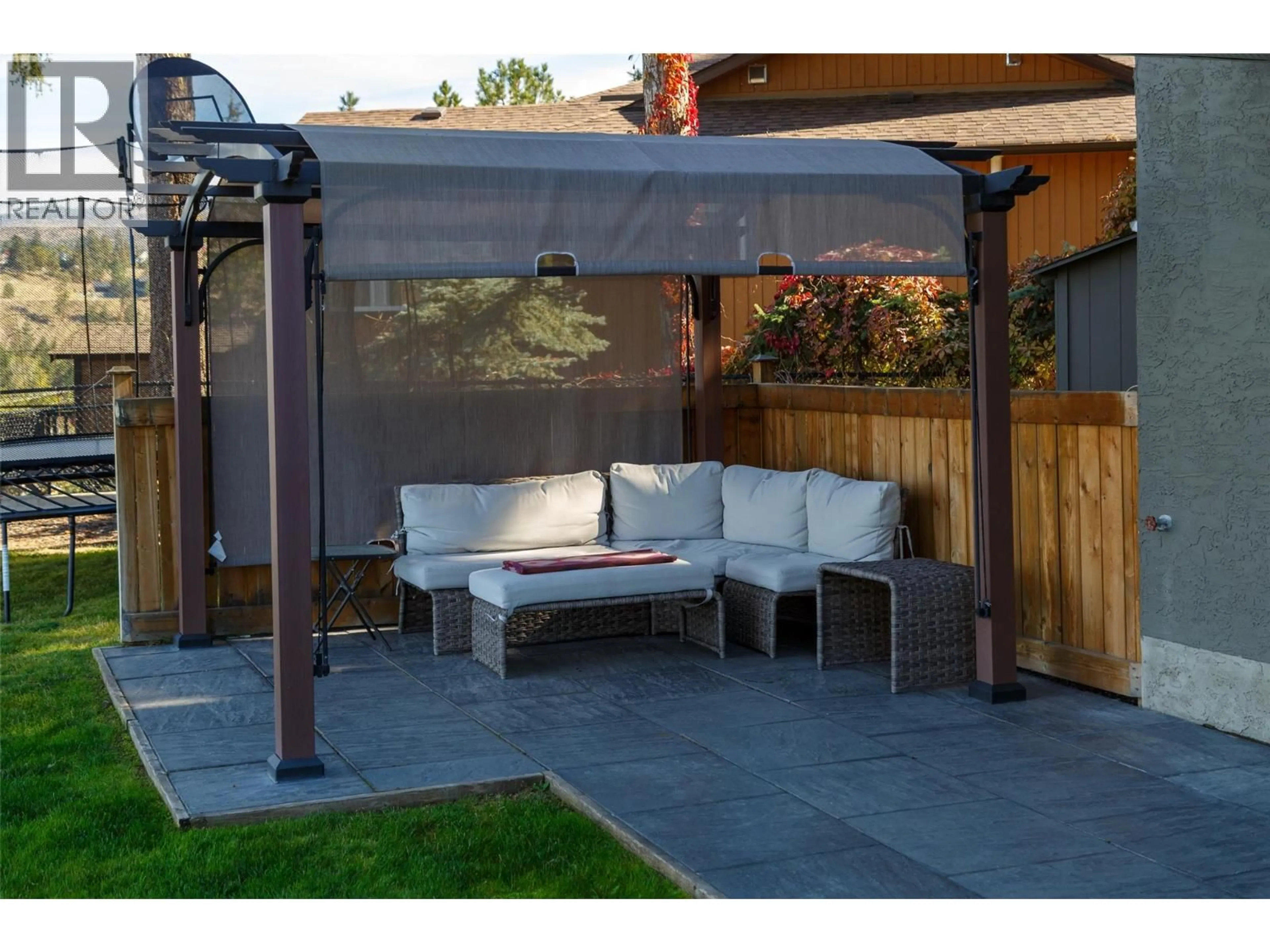 Patio, street for 840 STEELE ROAD, Kelowna British Columbia V1W4P1