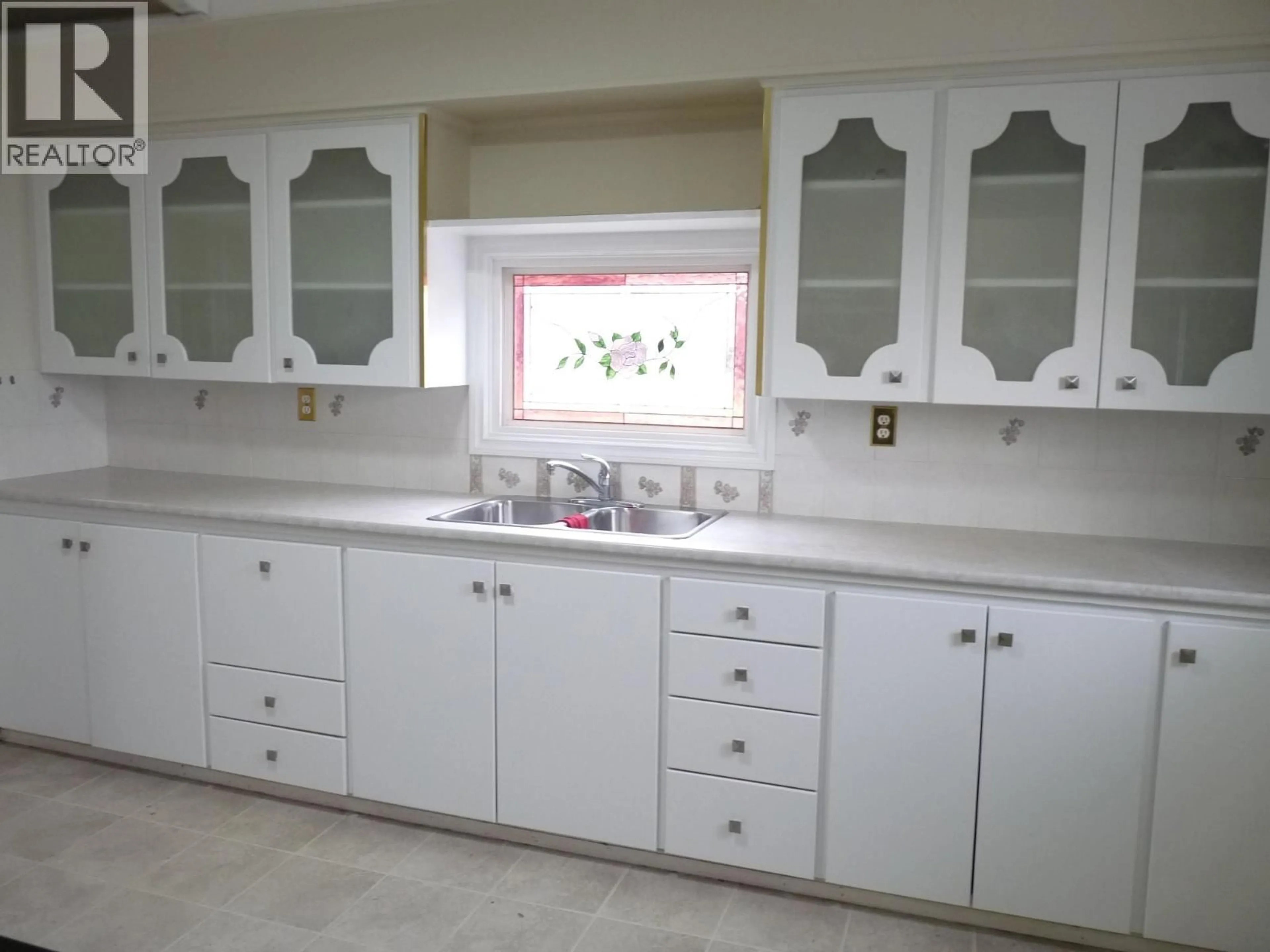 Standard kitchen, ceramic/tile floor for 1160 MEADOW LANE, Kamloops British Columbia V2B5N6
