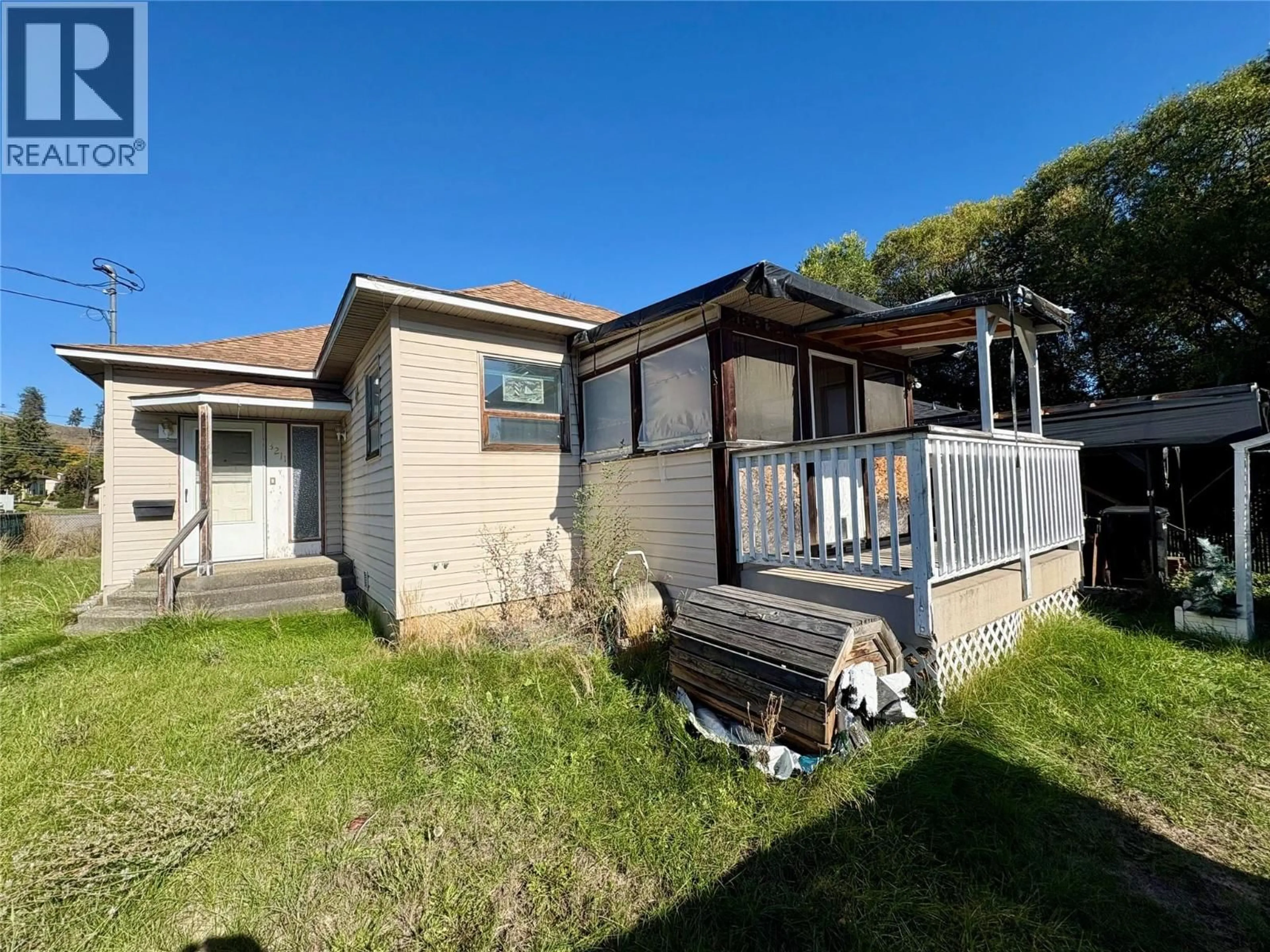 A pic from outside/outdoor area/front of a property/back of a property/a pic from drone, street for 3211 35 STREET, Vernon British Columbia V1T6B8