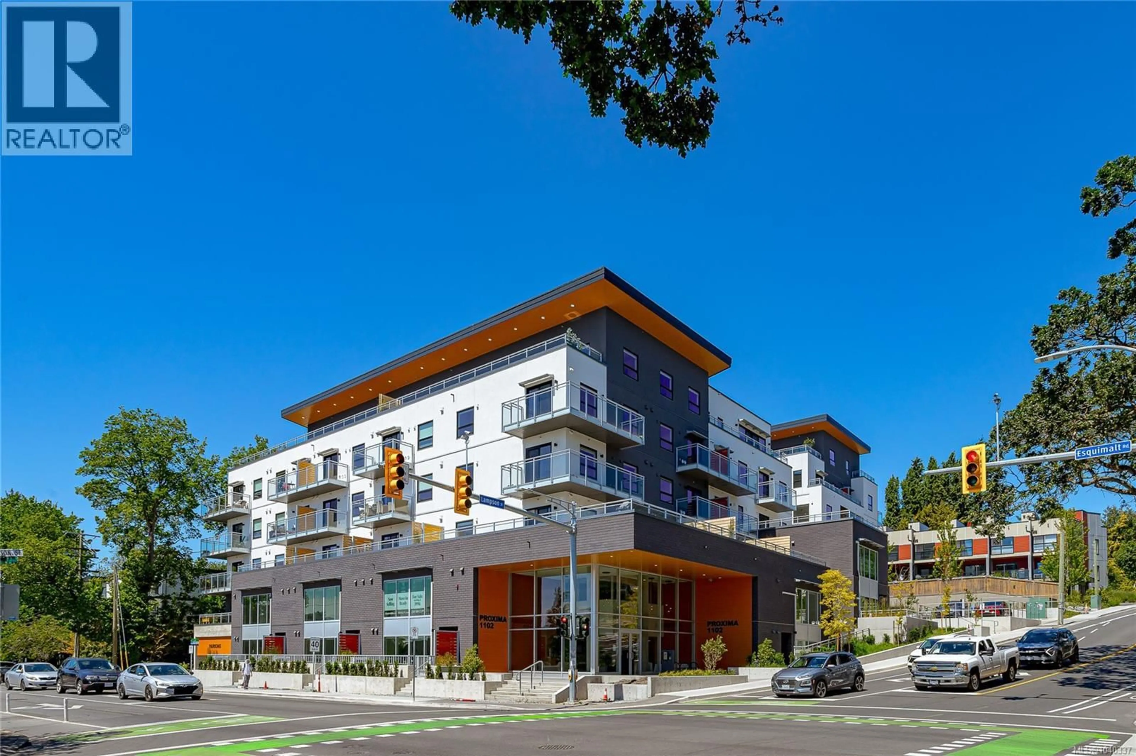 Patio, building for 304 - 1102 ESQUIMALT ROAD, Esquimalt British Columbia V9A0L3