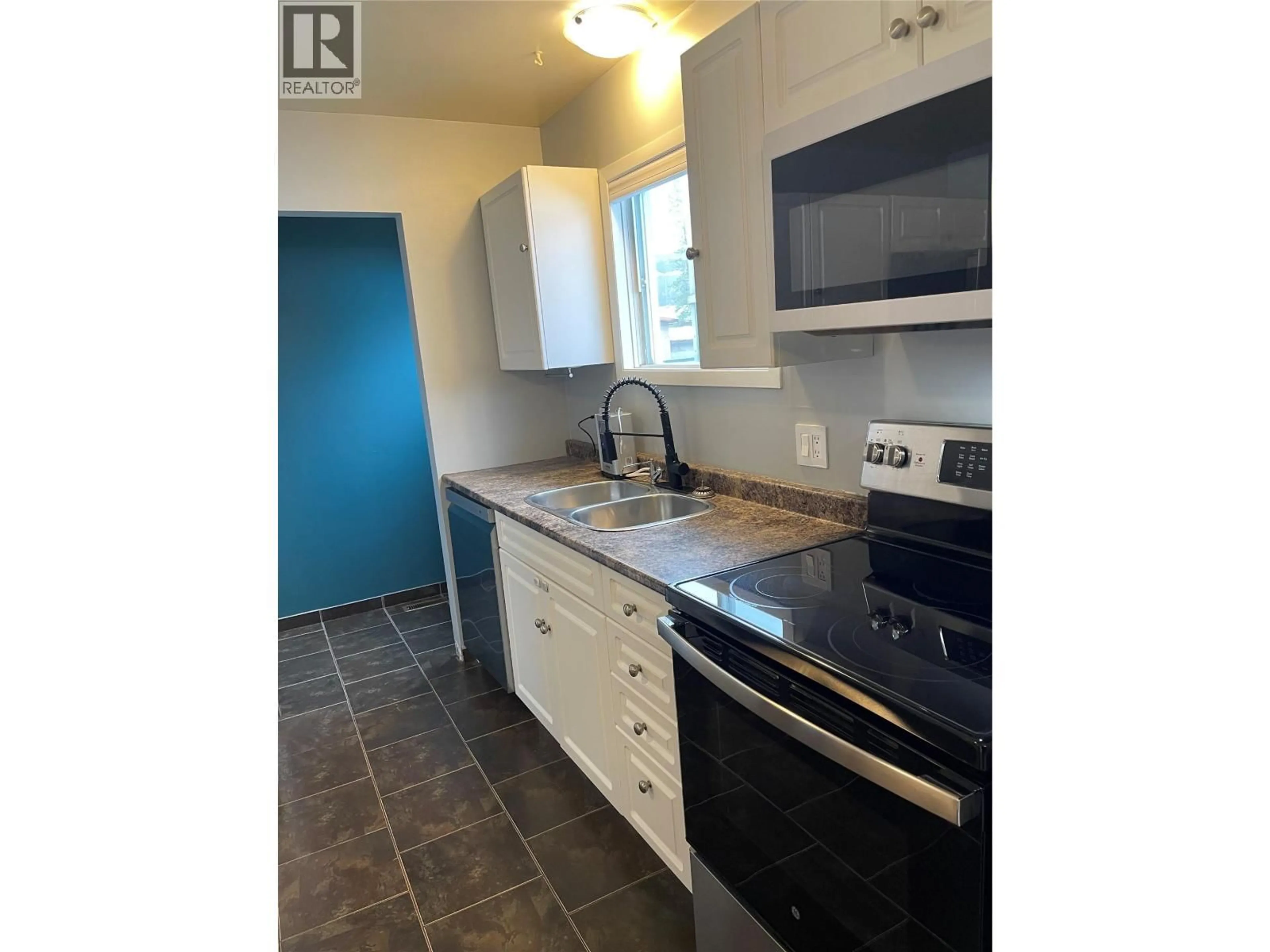 Standard kitchen, unknown for 107 PEACE RIVER CRESCENT, Tumbler Ridge British Columbia V0C2W0