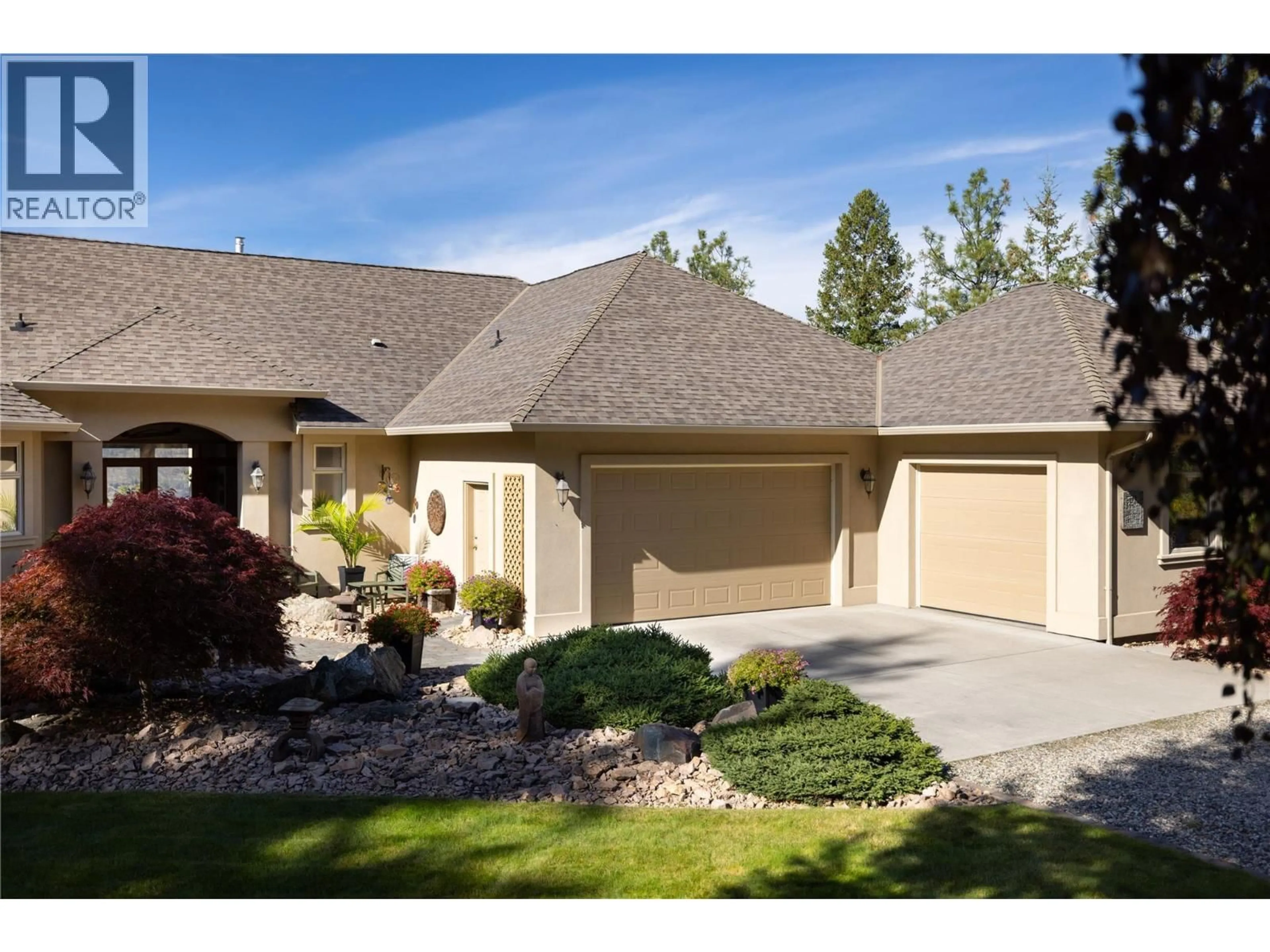 Home with vinyl exterior material, street for 5812 MCCOUBREY ROAD, Lake Country British Columbia V4V2L3
