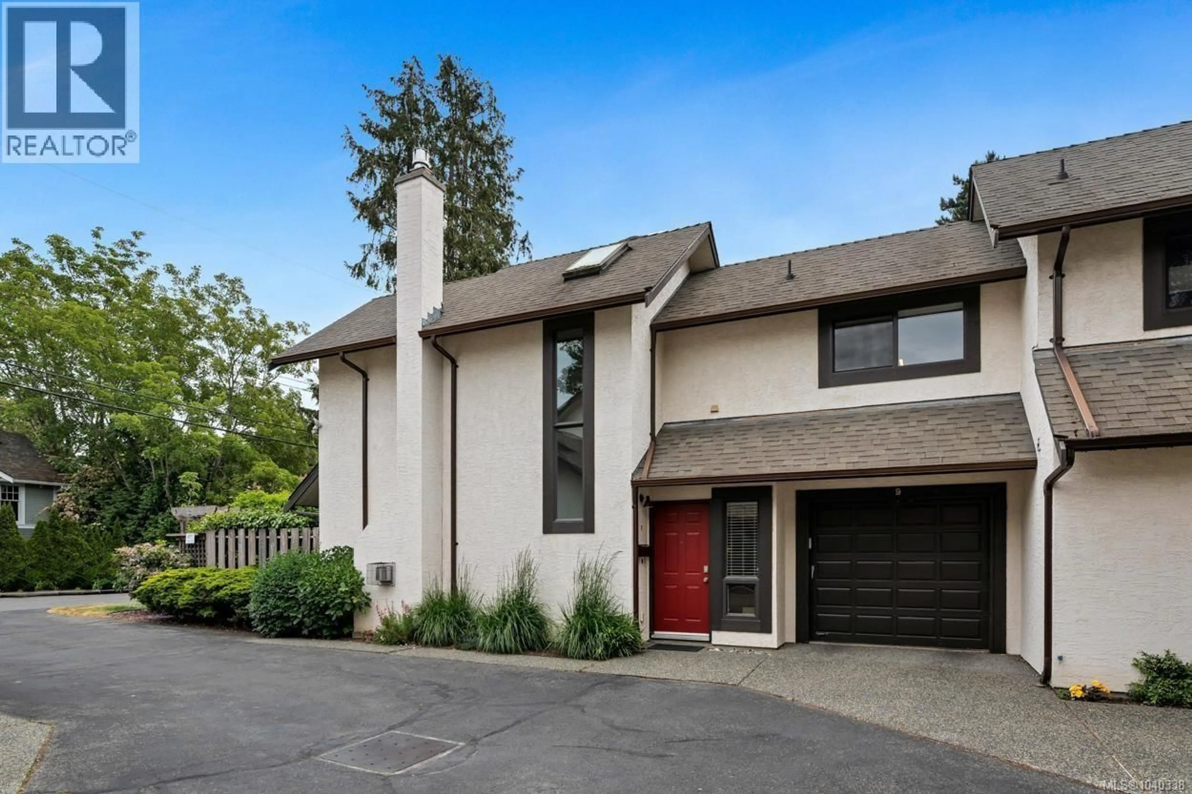 Home with brick exterior material, street for 9 - 977 CONVENT PLACE, Victoria British Columbia V8V2Y9