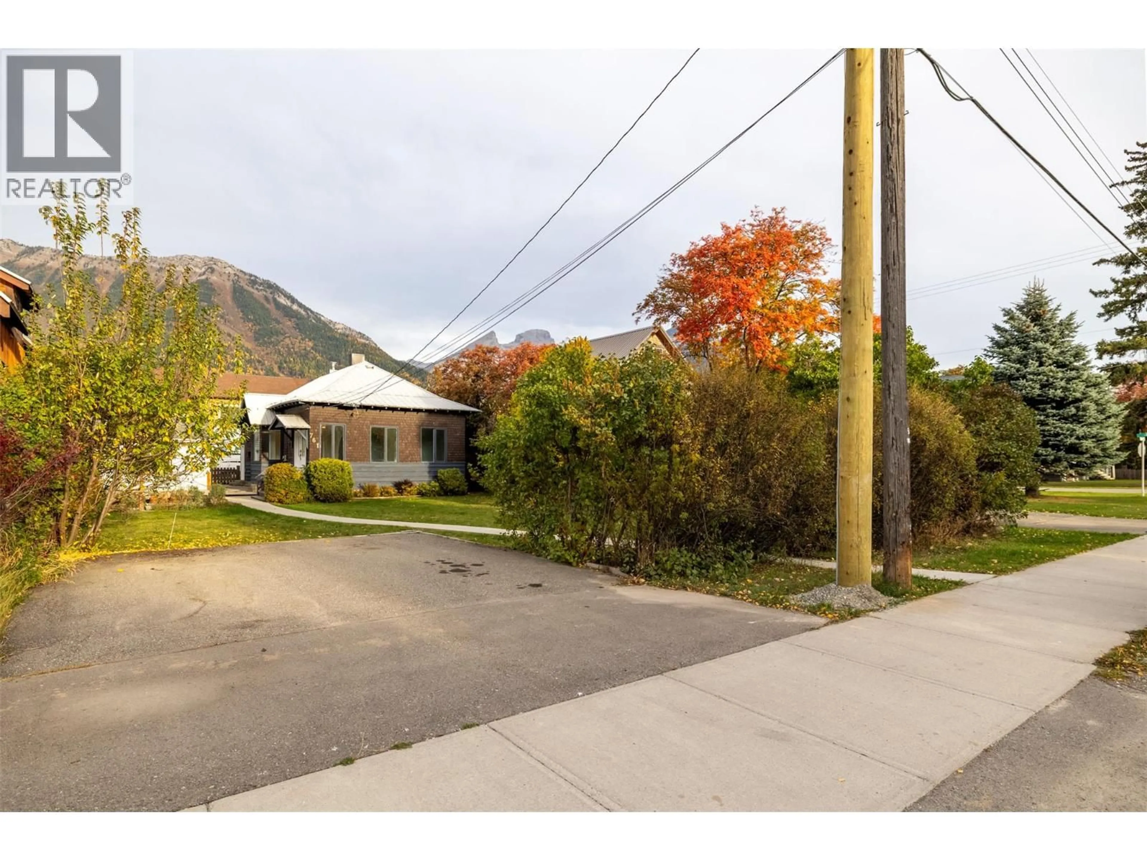 A pic from outside/outdoor area/front of a property/back of a property/a pic from drone, mountain view for 761 4TH AVENUE, Fernie British Columbia V0B1M0