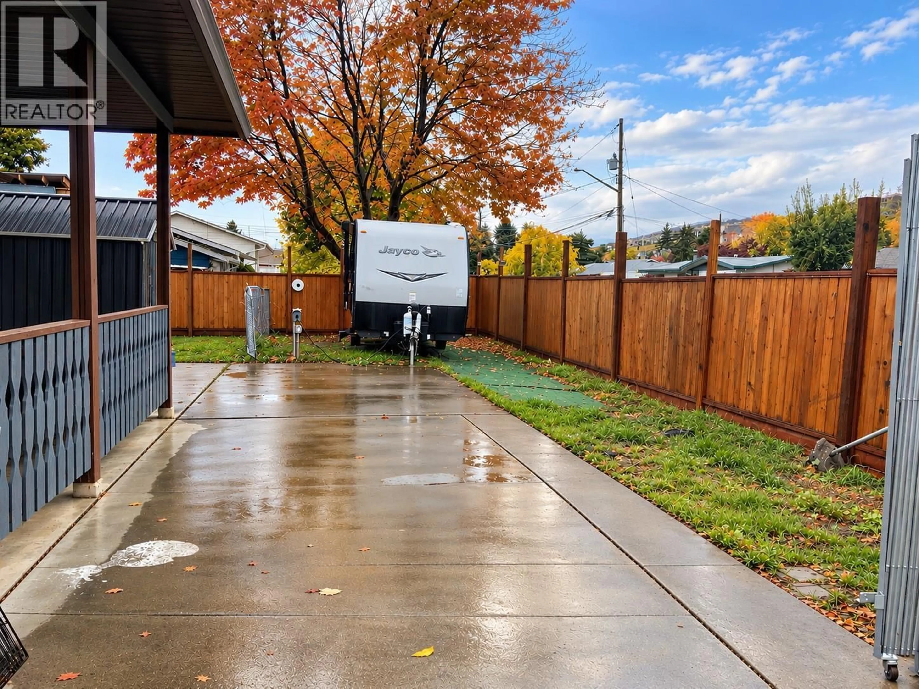 A pic from outside/outdoor area/front of a property/back of a property/a pic from drone, street for 5503 SOUTH VERNON COURT, Vernon British Columbia V1T8N6