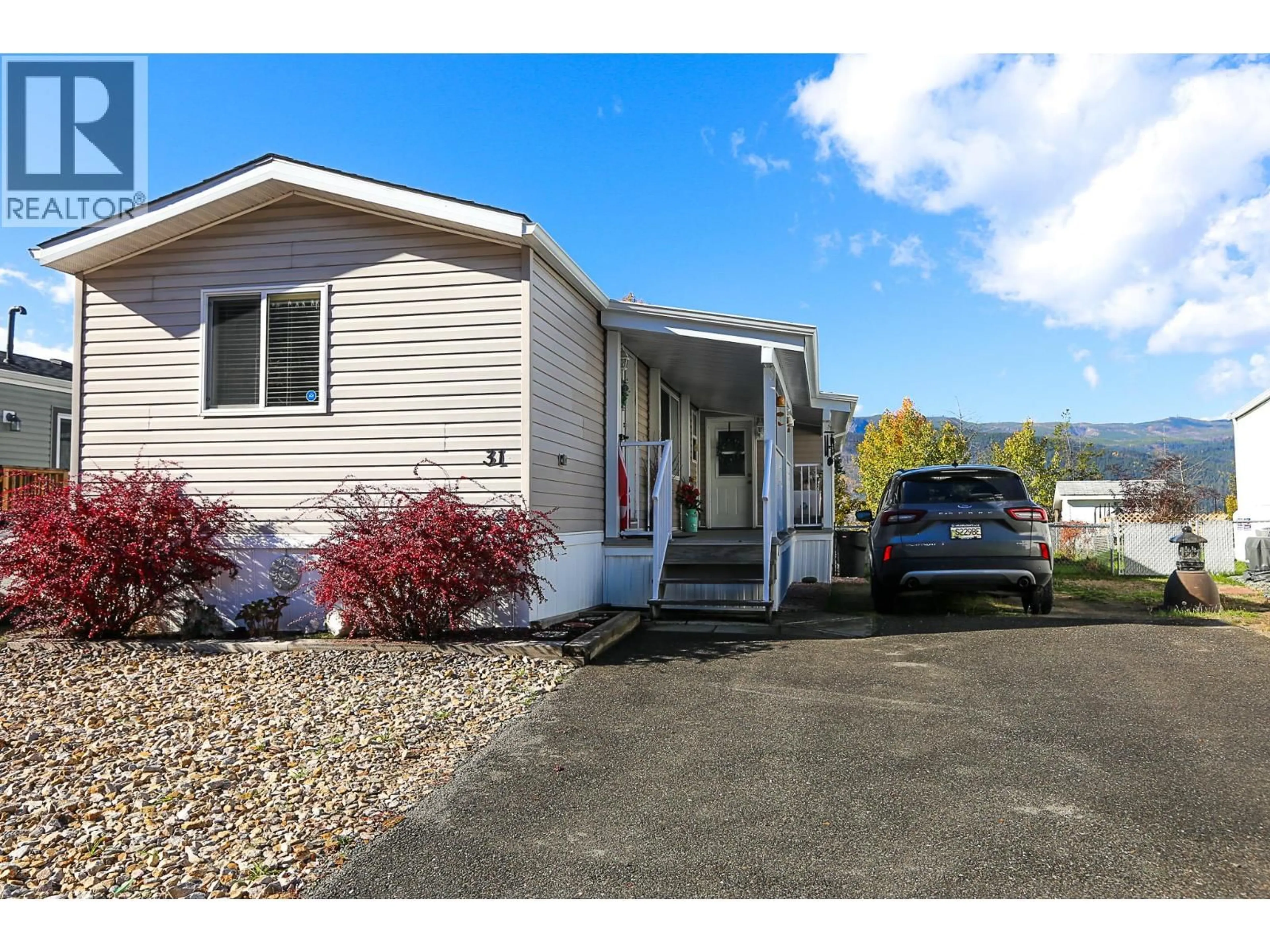 Home with vinyl exterior material, water/lake/river/ocean view for 31 - 4510 POWER ROAD, Barriere British Columbia V0E1E0